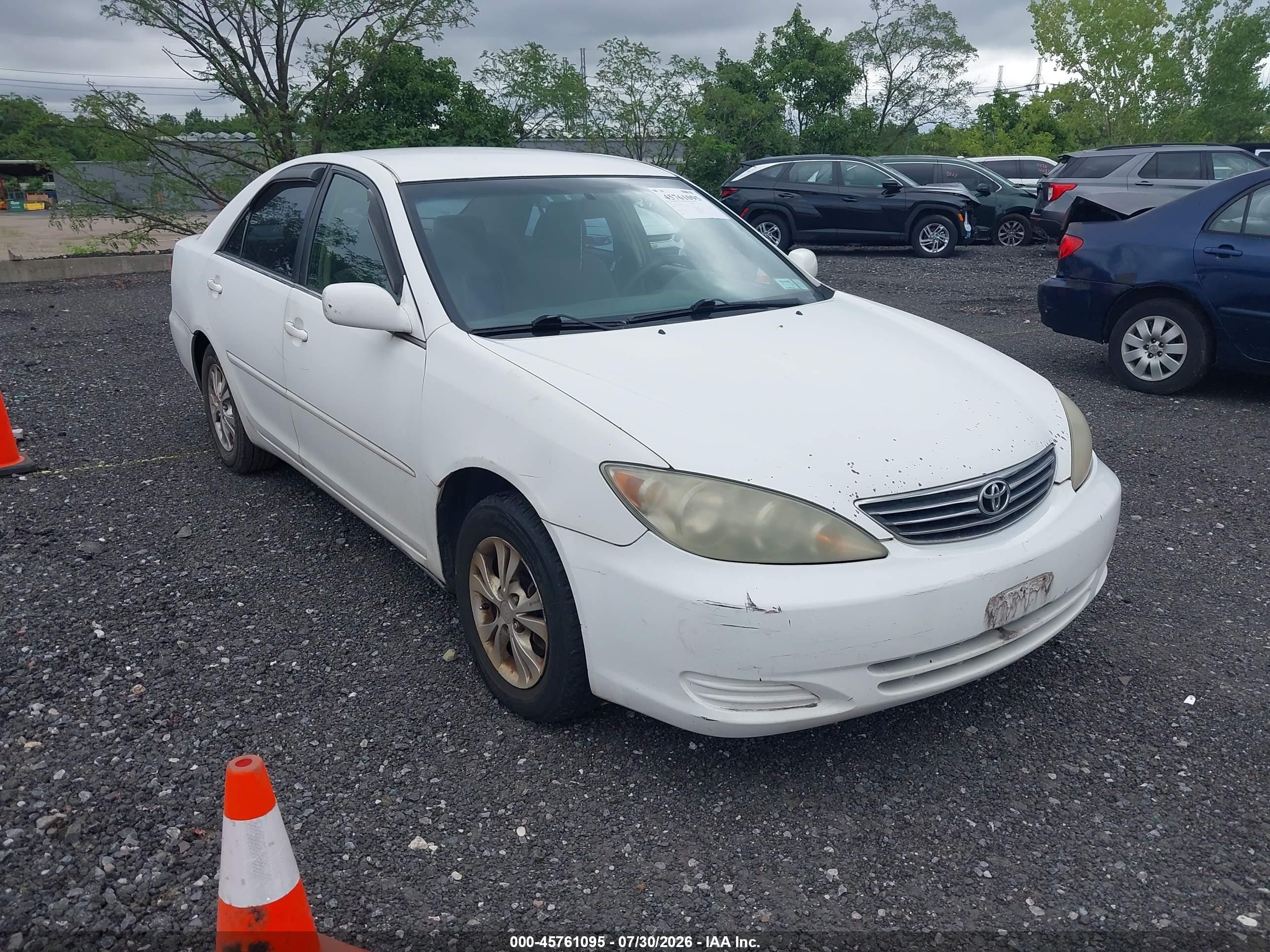 2005 Toyota Camry Le/xle/se Белый vin: 4T1BF32K65U087129