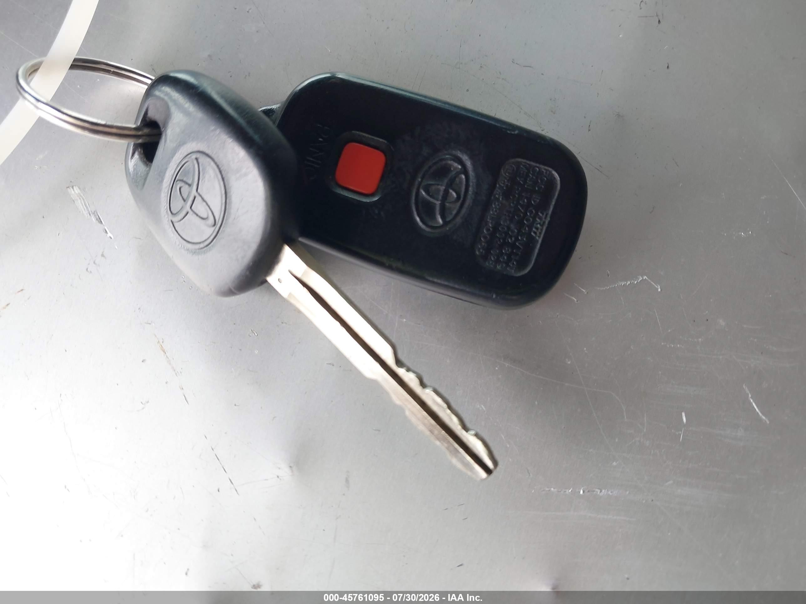 2005 Toyota Camry Le/xle/se Белый vin: 4T1BF32K65U087129