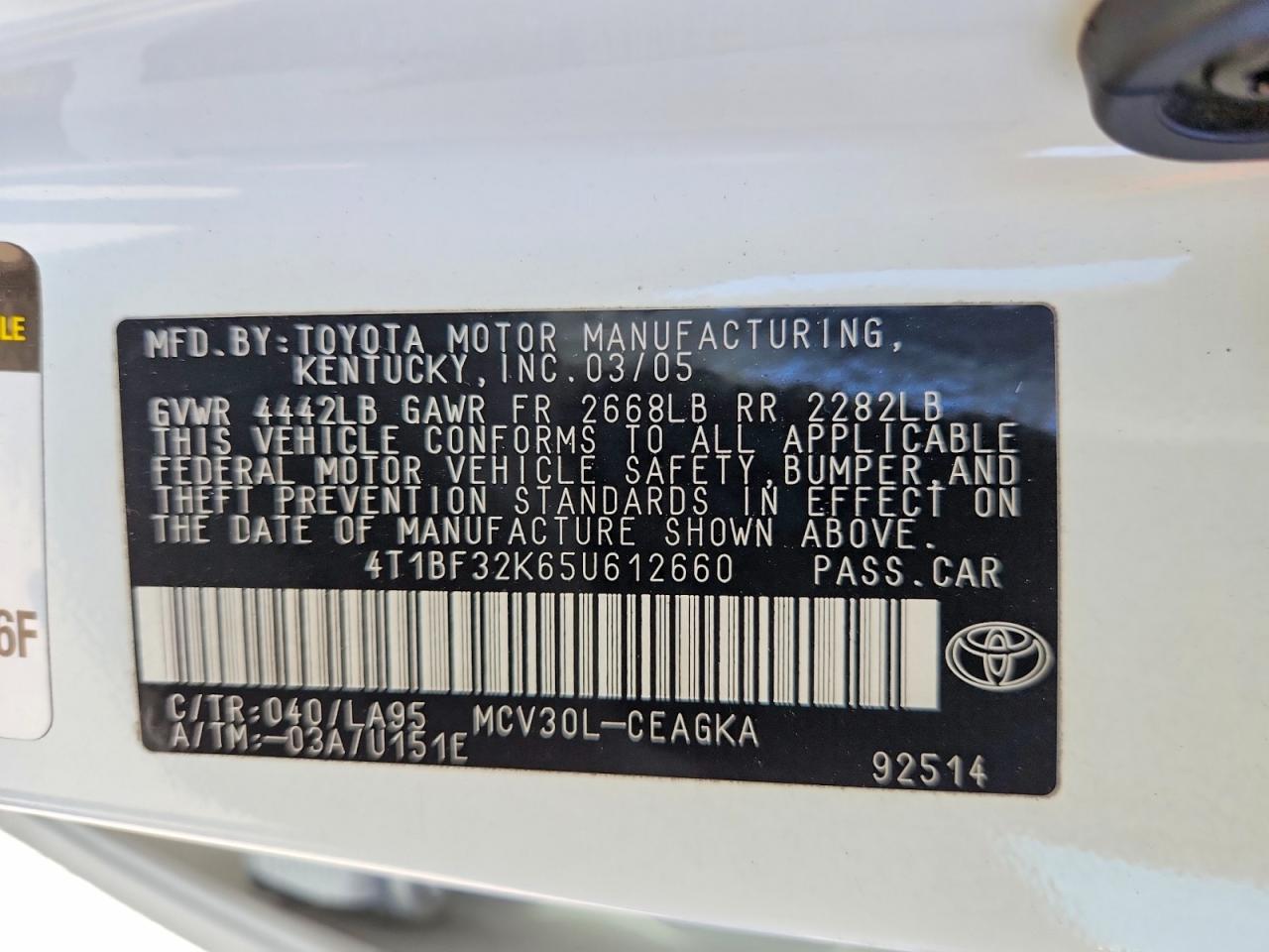 2005 Toyota Camry Xle V6 White vin: 4T1BF32K65U612660
