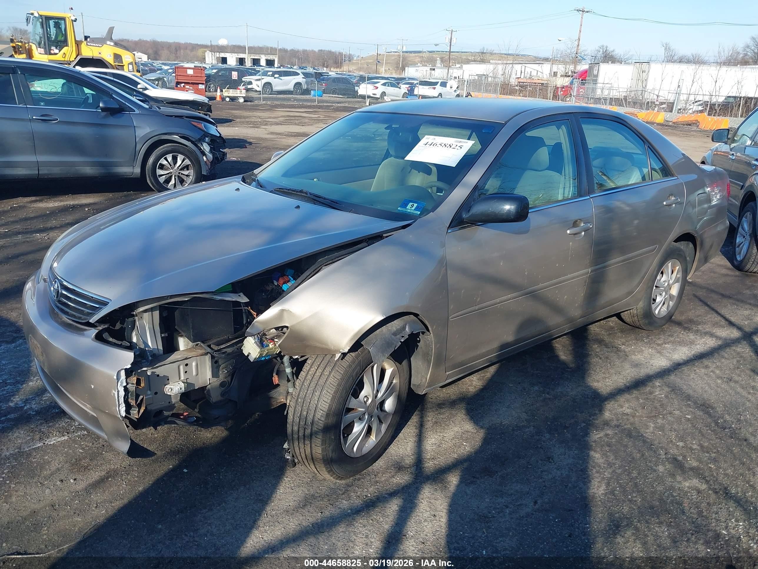 2005 Toyota Camry Le V6 Cream vin: 4T1BF32K65U613369