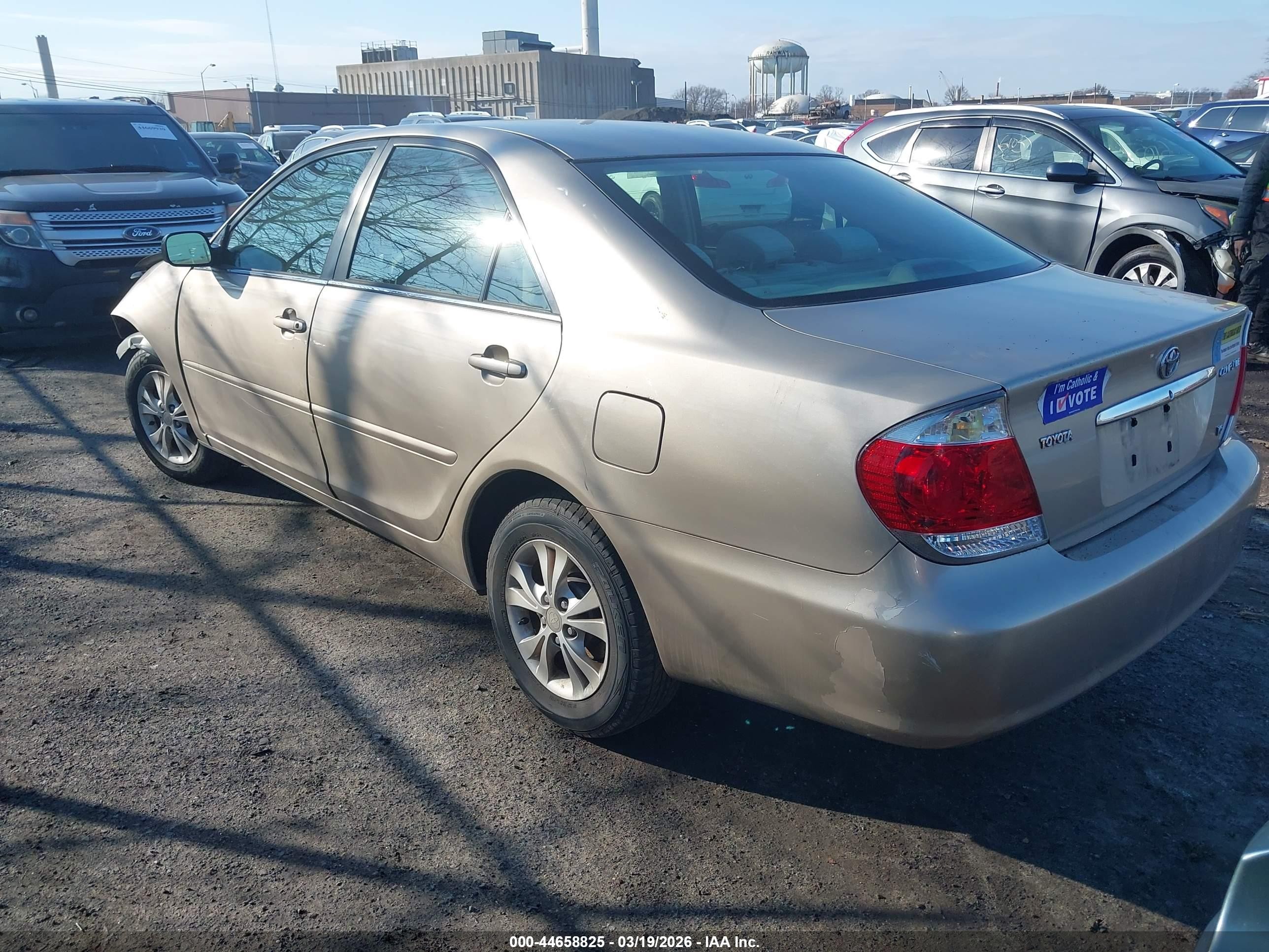 2005 Toyota Camry Le V6 Cream vin: 4T1BF32K65U613369