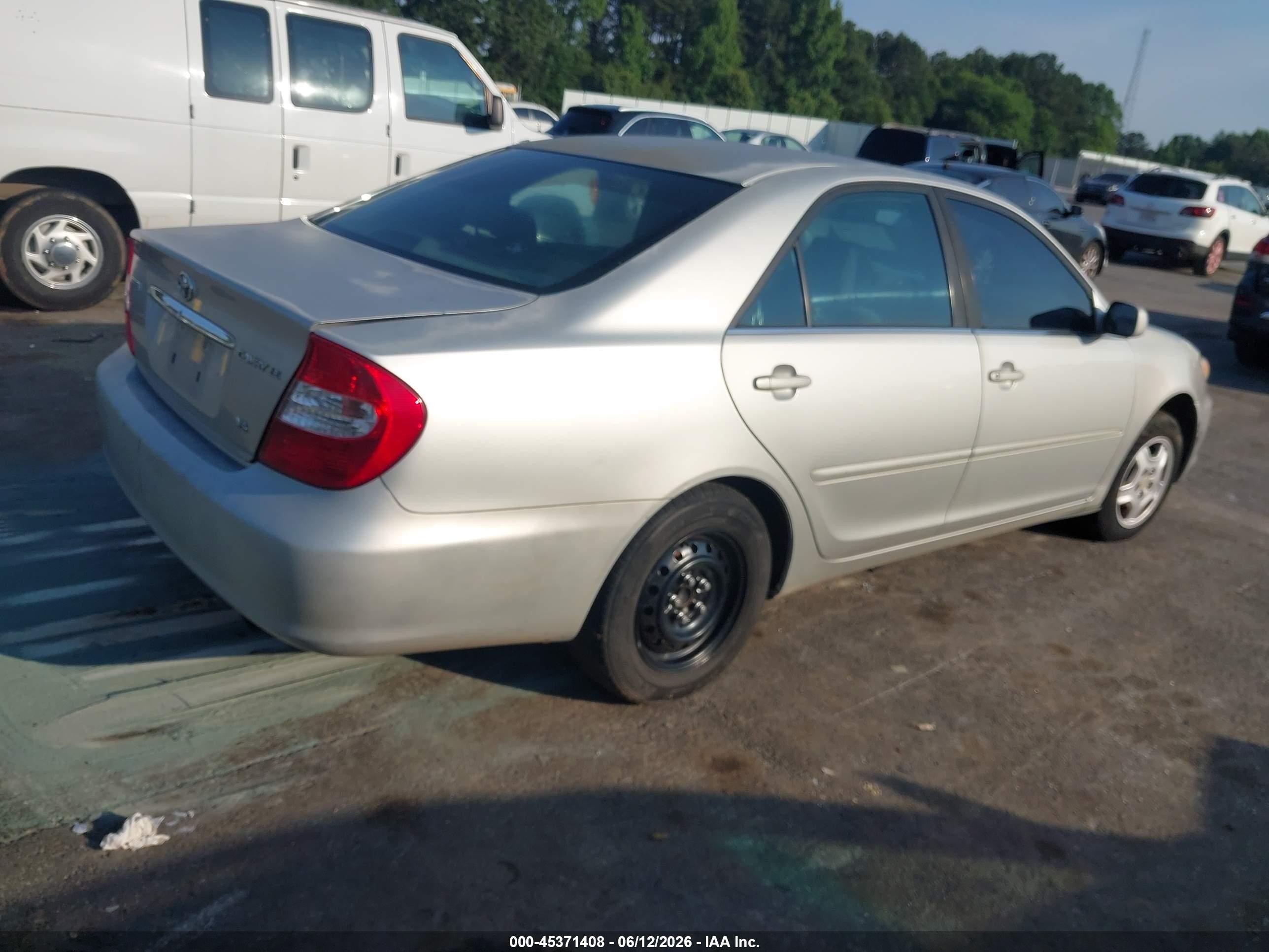 2002 Toyota Camry Le Silver vin: 4T1BF32K72U509159