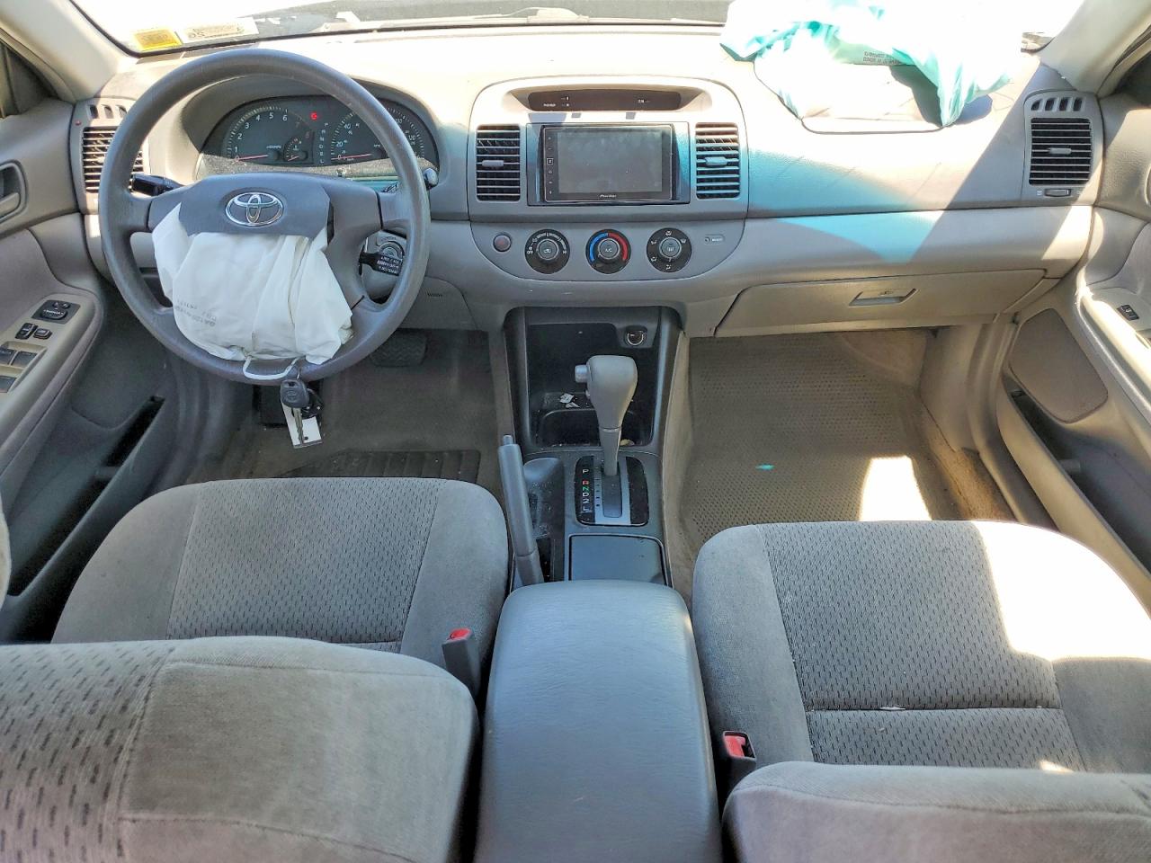 2002 Toyota Camry Le V6 Silver vin: 4T1BF32K72U527144