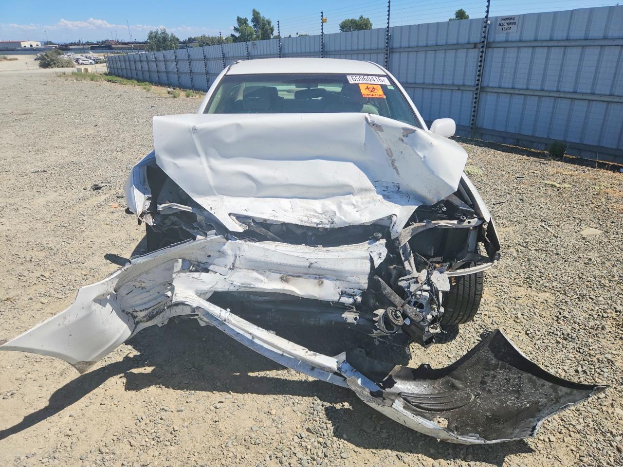 2003 Toyota Camry Le V6 White vin: 4T1BF32K73U043623