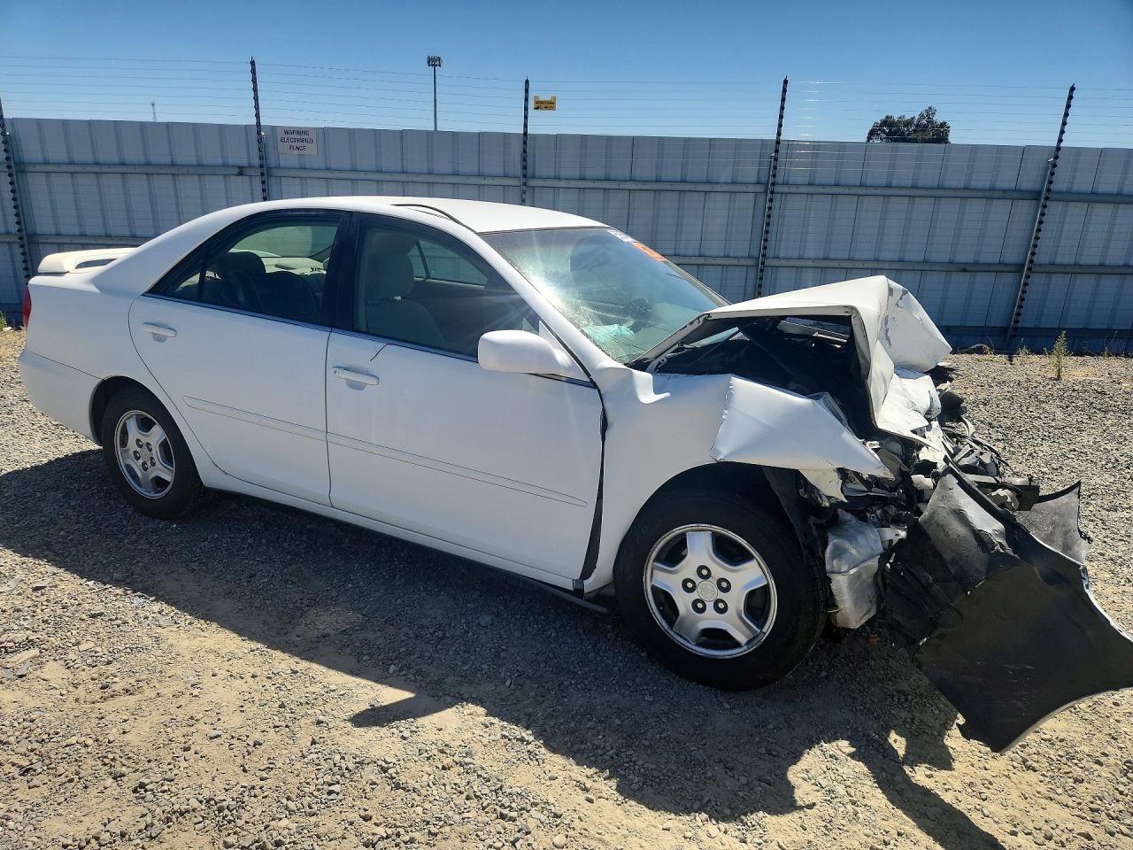 2003 Toyota Camry Le V6 White vin: 4T1BF32K73U043623