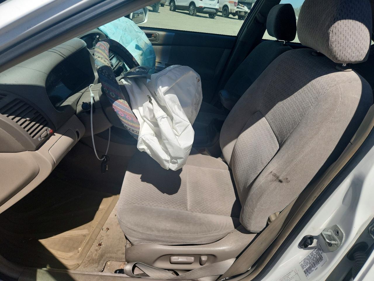 2003 Toyota Camry Le V6 White vin: 4T1BF32K73U043623