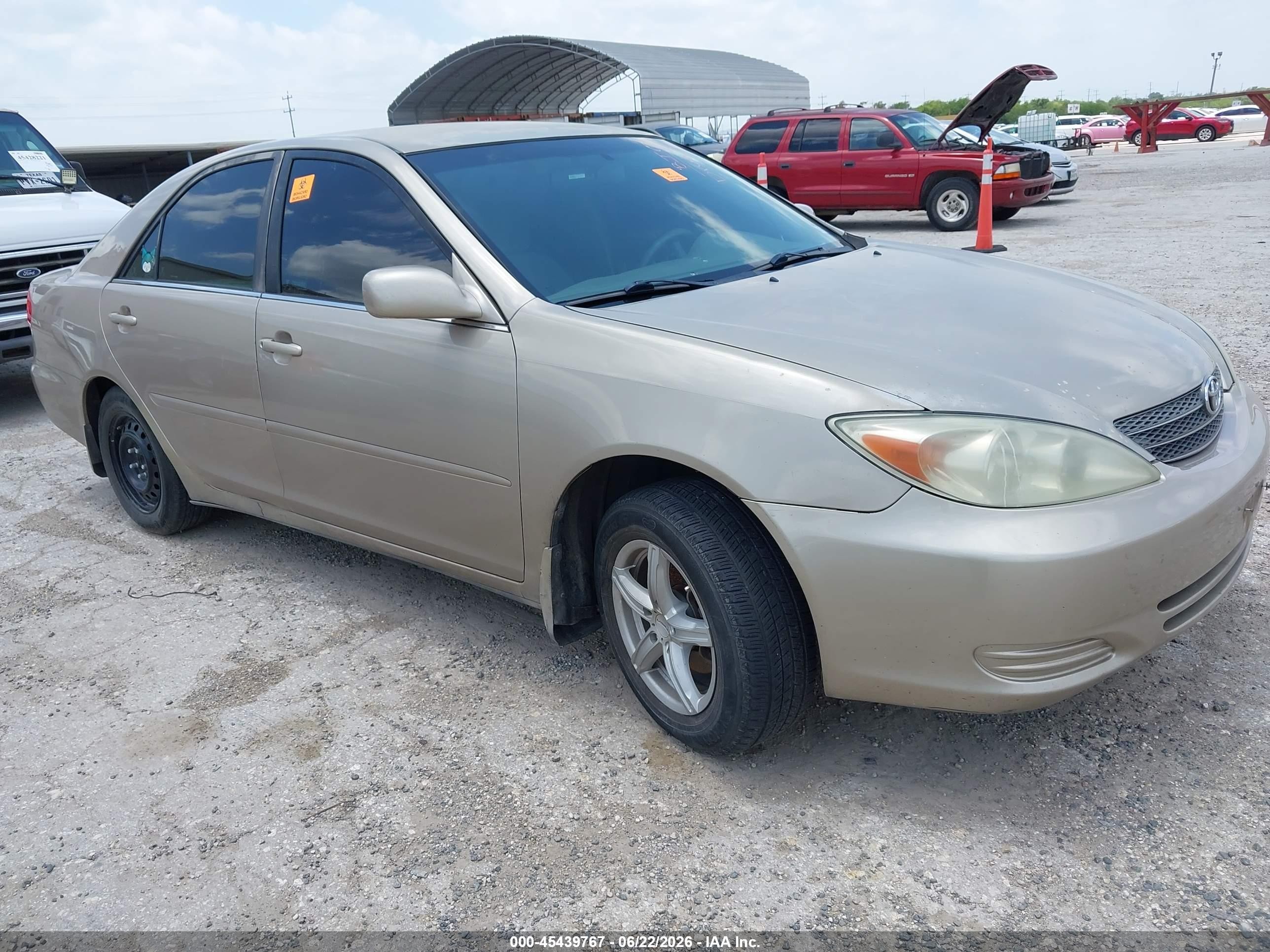 2003 Toyota Camry Le V6 Beige vin: 4T1BF32K73U556662