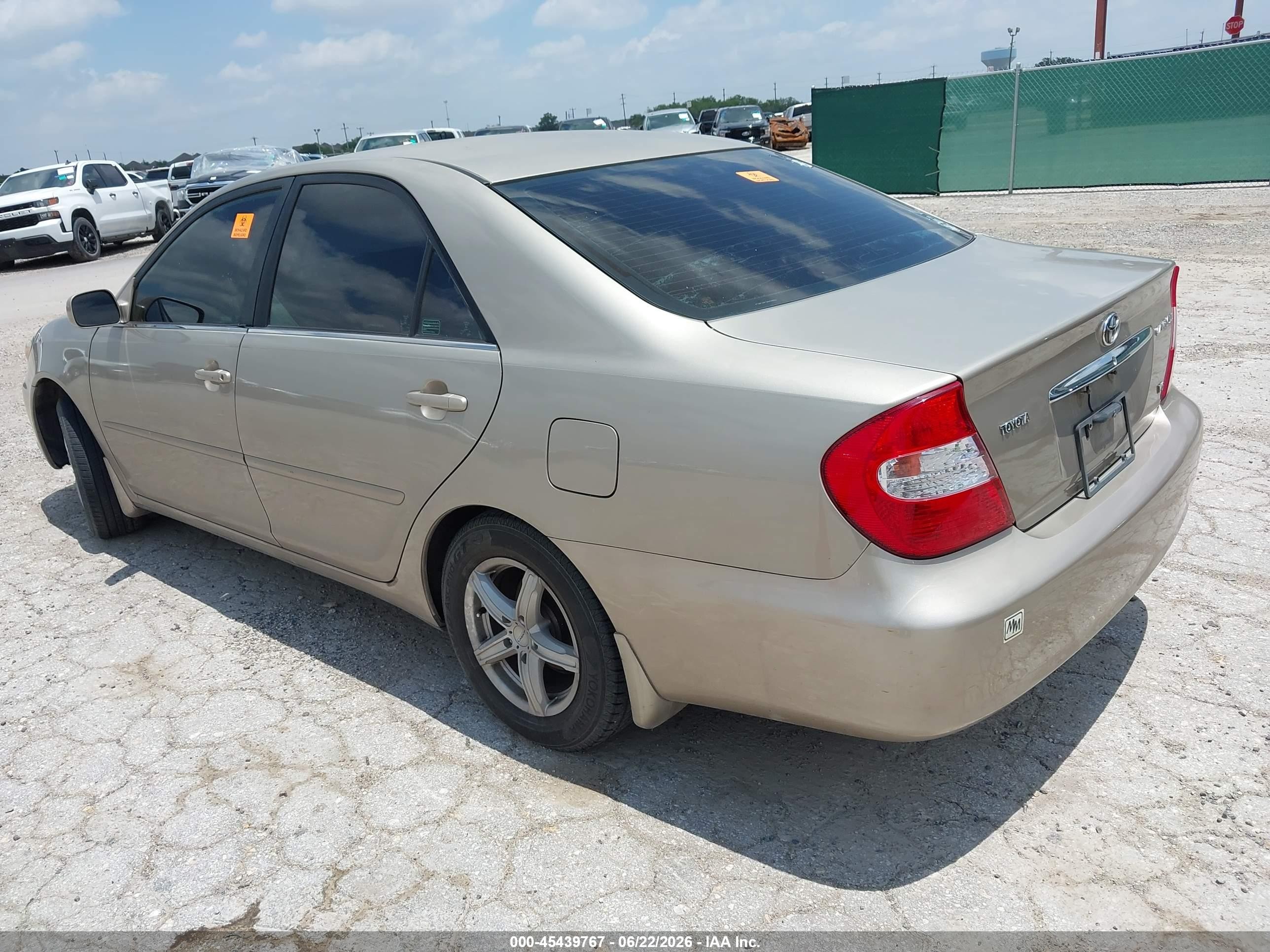 2003 Toyota Camry Le V6 Beige vin: 4T1BF32K73U556662