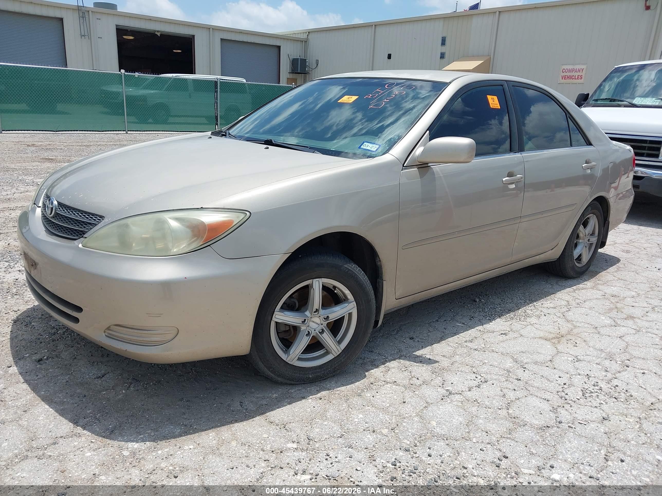 2003 Toyota Camry Le V6 Beige vin: 4T1BF32K73U556662