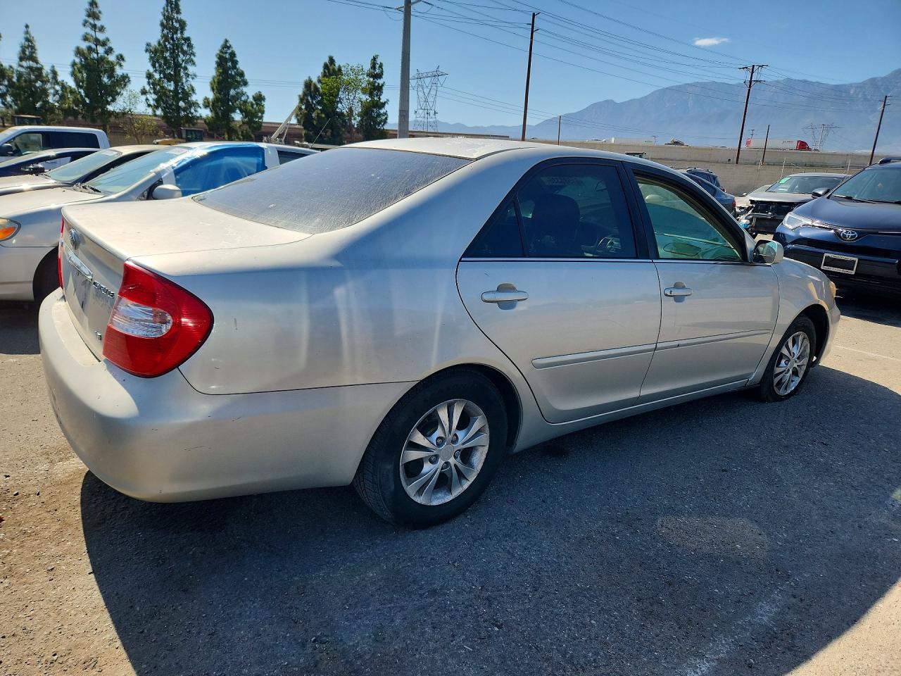 2004 Toyota Camry Le V6 Серебряный vin: 4T1BF32K74U573382
