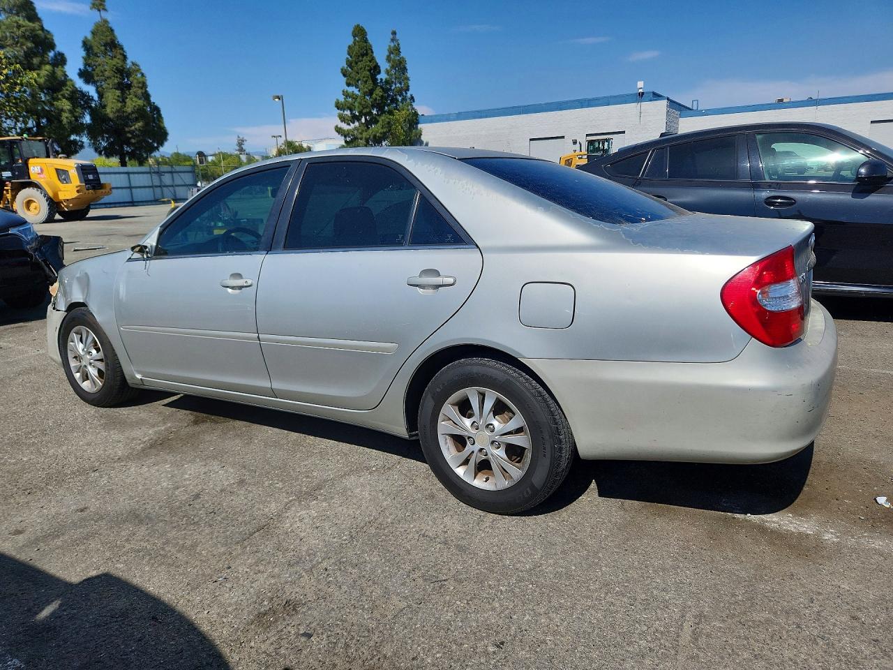 2004 Toyota Camry Le V6 Серебряный vin: 4T1BF32K74U573382