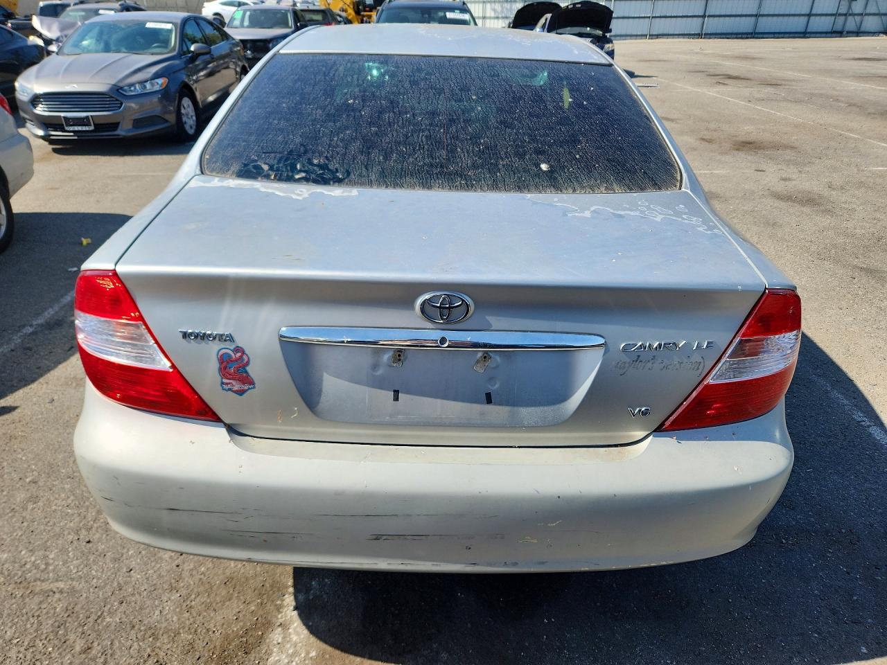 2004 Toyota Camry Le V6 Серебряный vin: 4T1BF32K74U573382