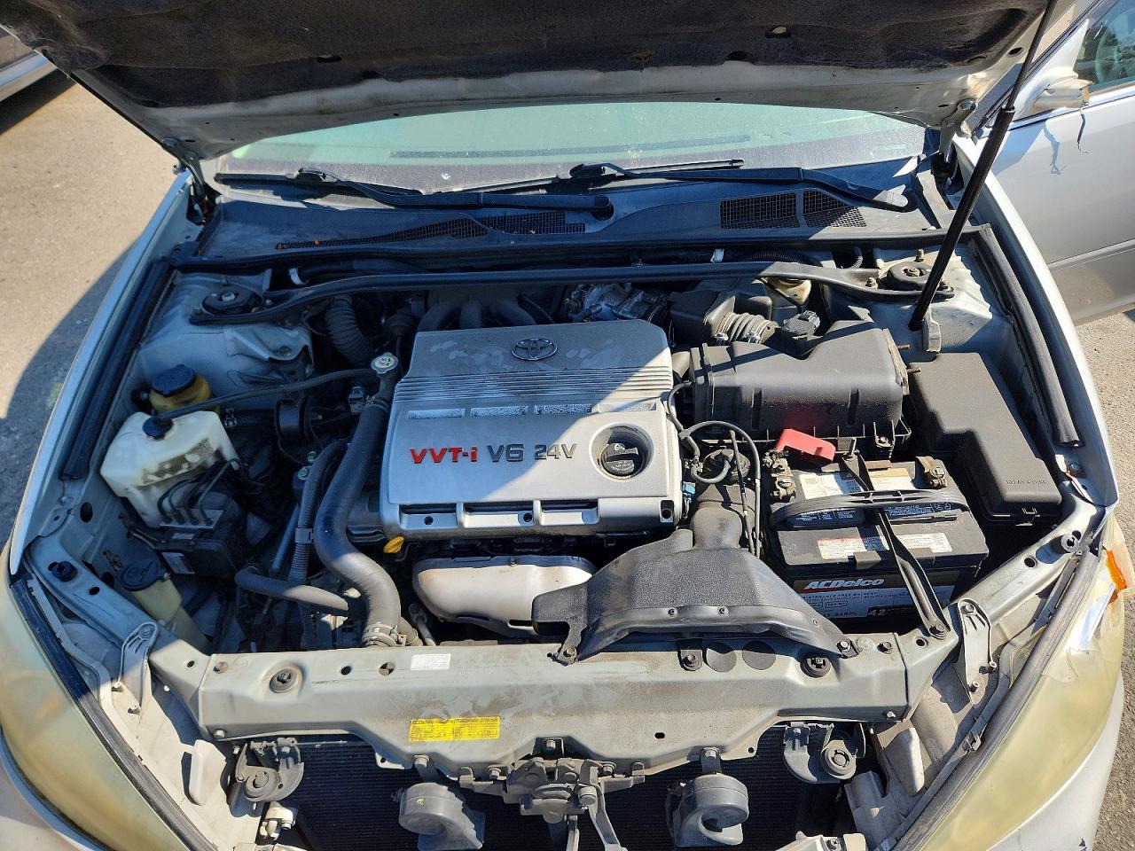 2004 Toyota Camry Le V6 Серебряный vin: 4T1BF32K74U573382