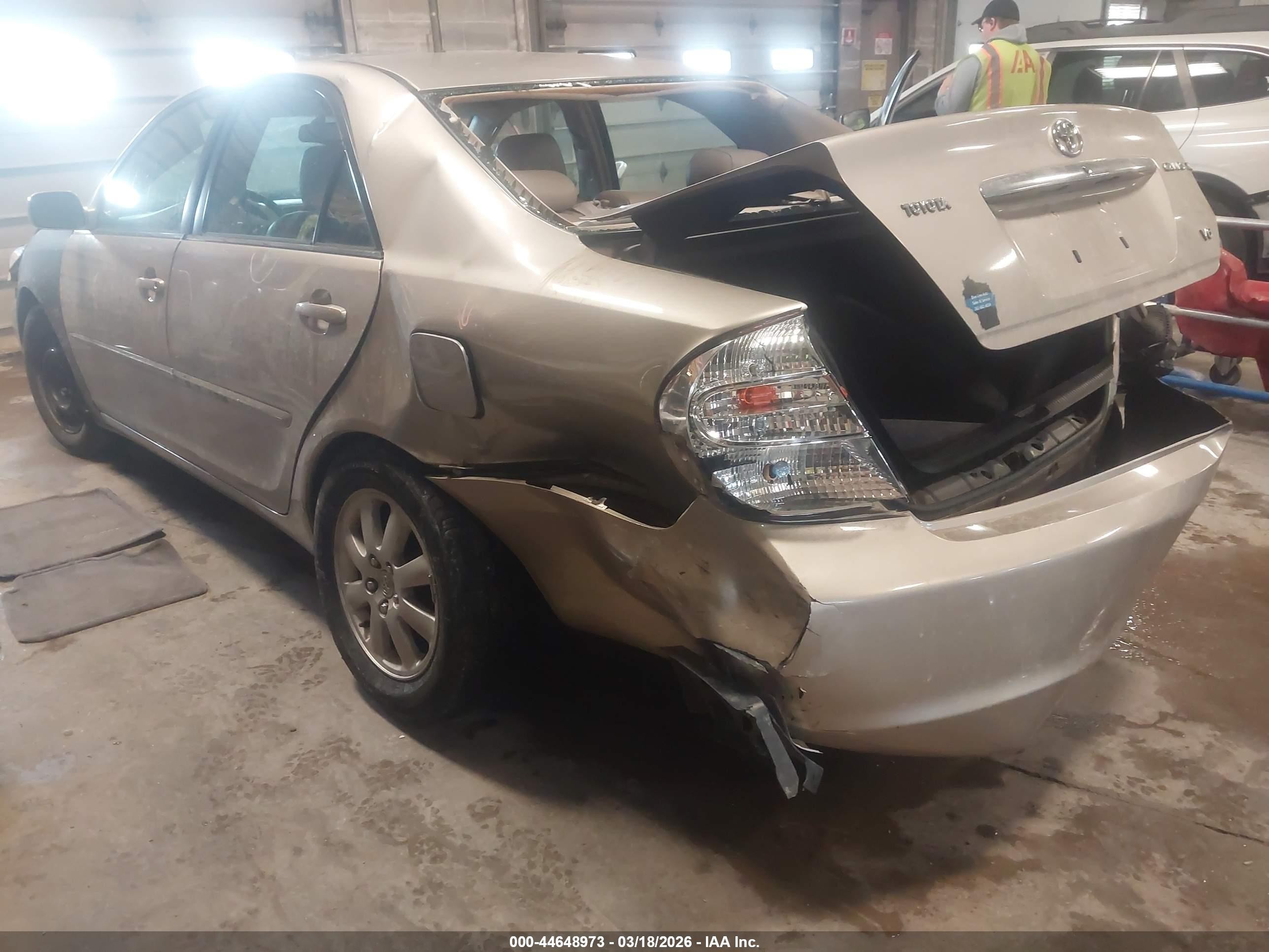 2004 Toyota Camry Xle V6 Бежевый vin: 4T1BF32K74U588108