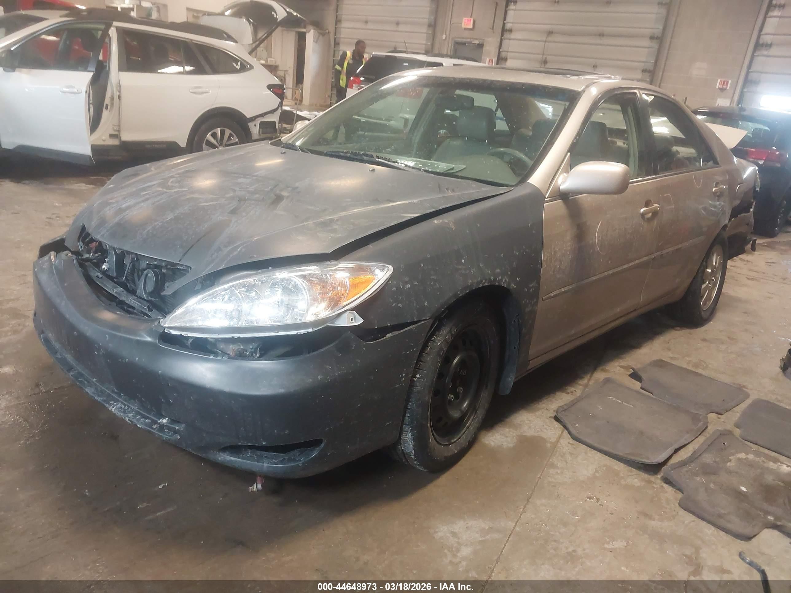 2004 Toyota Camry Xle V6 Бежевый vin: 4T1BF32K74U588108
