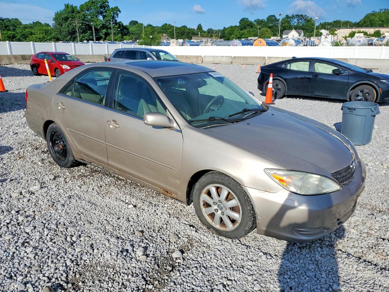 2002 Toyota Camry Xle V6 Gold vin: 4T1BF32K82U530036