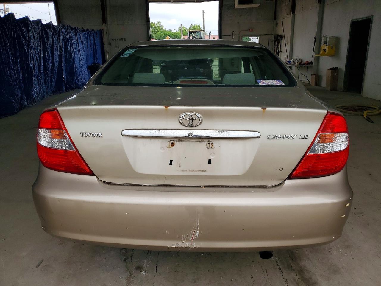 2003 Toyota Camry Le V6 Gold vin: 4T1BF32K83U044845