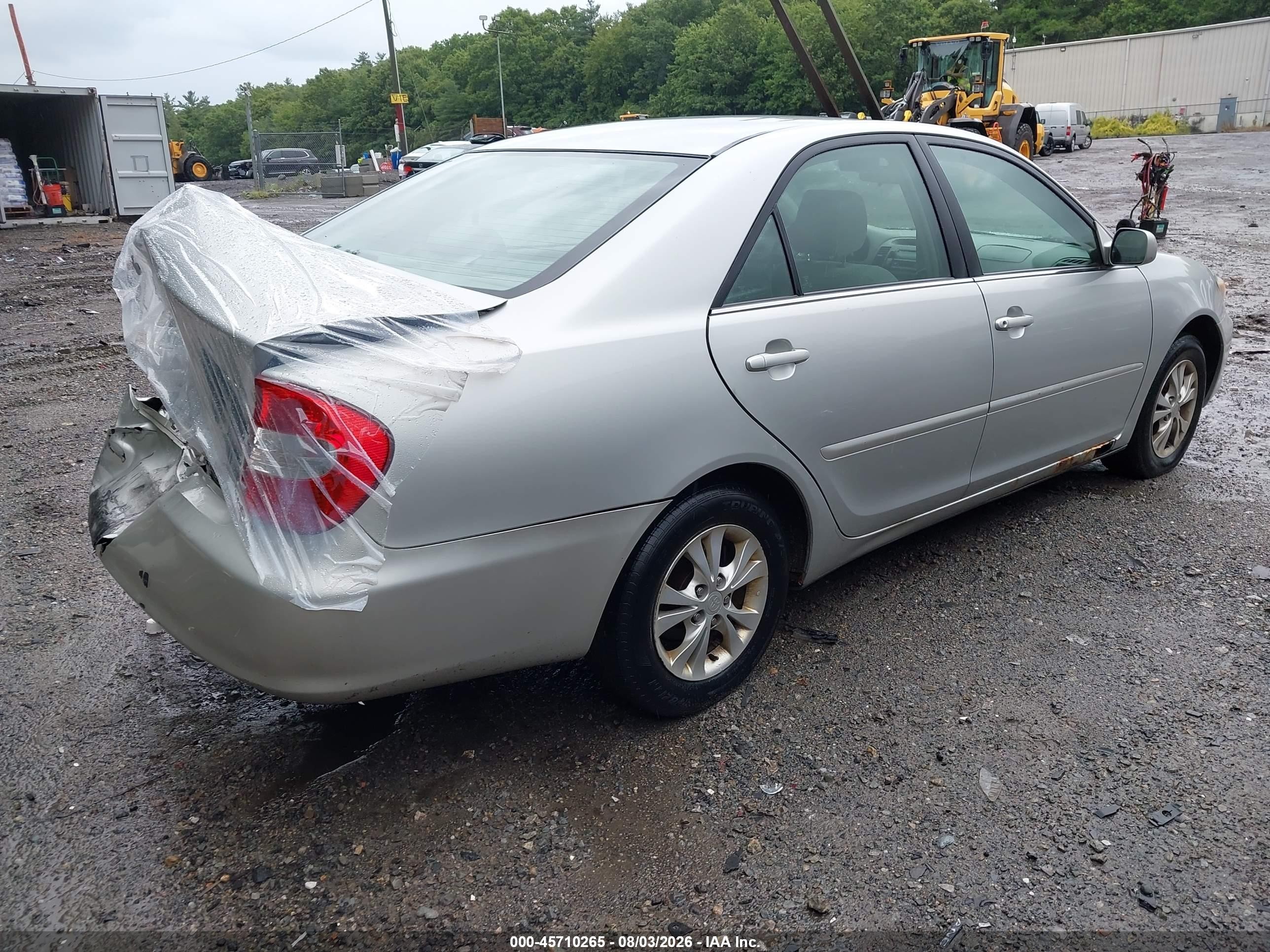 2004 Toyota Camry Le V6 Gold vin: 4T1BF32K84U067902