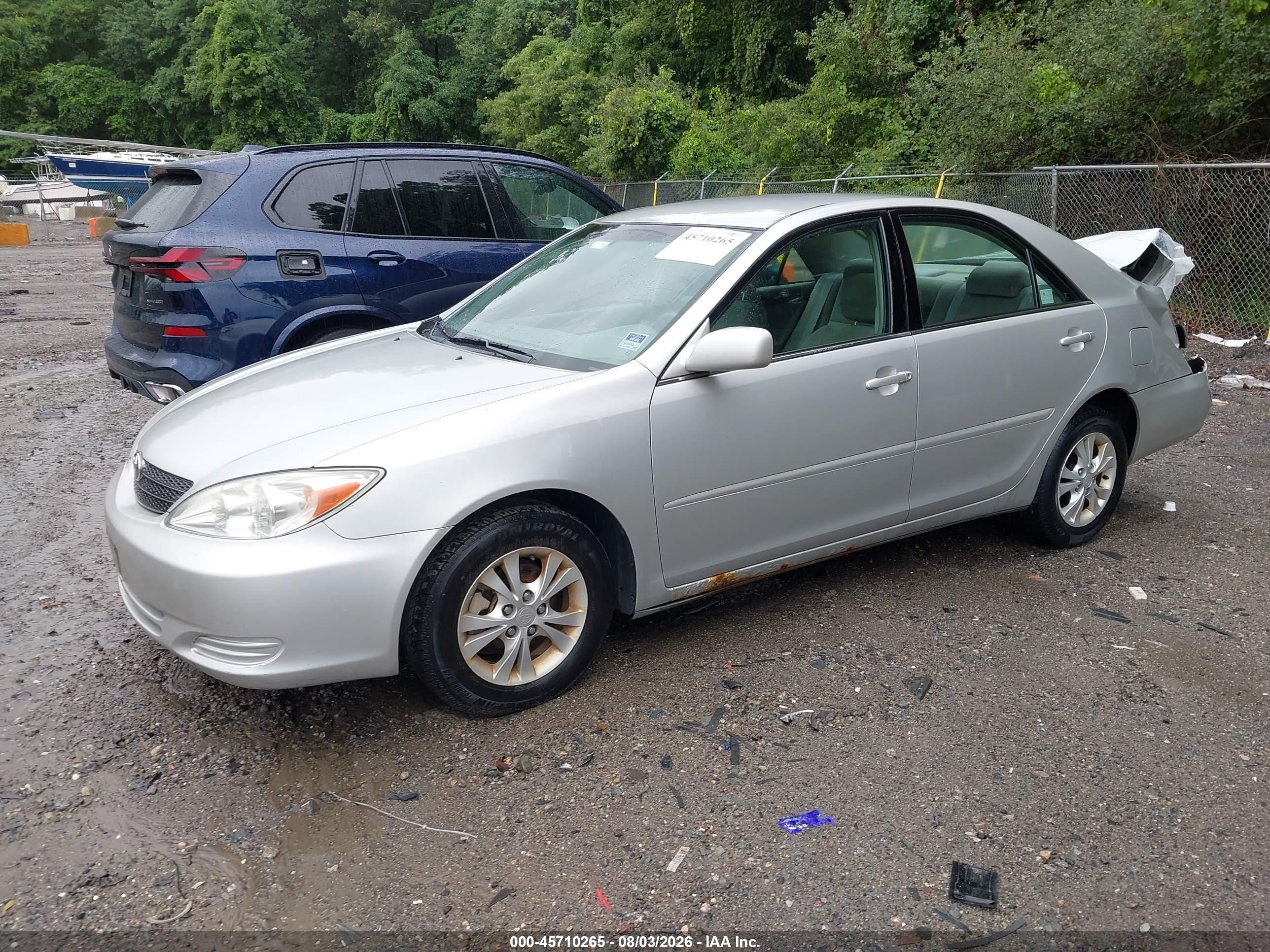 2004 Toyota Camry Le V6 Gold vin: 4T1BF32K84U067902