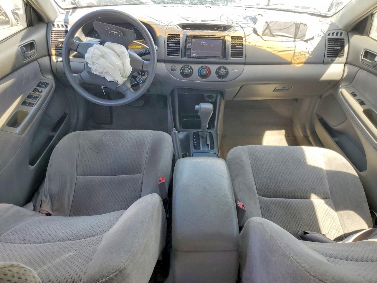 2004 Toyota Camry Le V6 Silver vin: 4T1BF32K84U071268