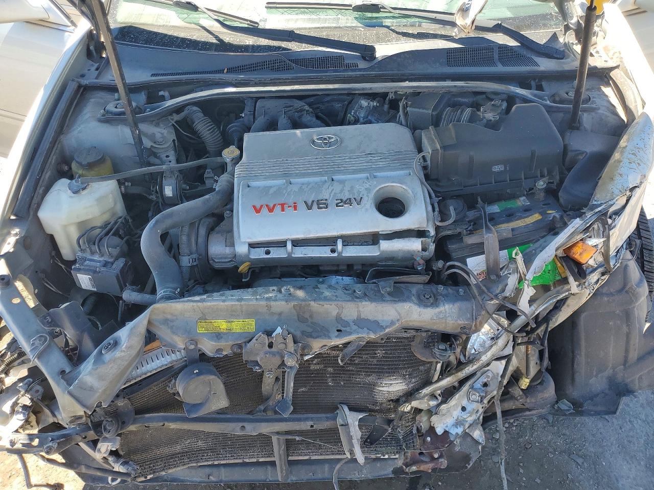 2004 Toyota Camry Le V6 Silver vin: 4T1BF32K84U071268