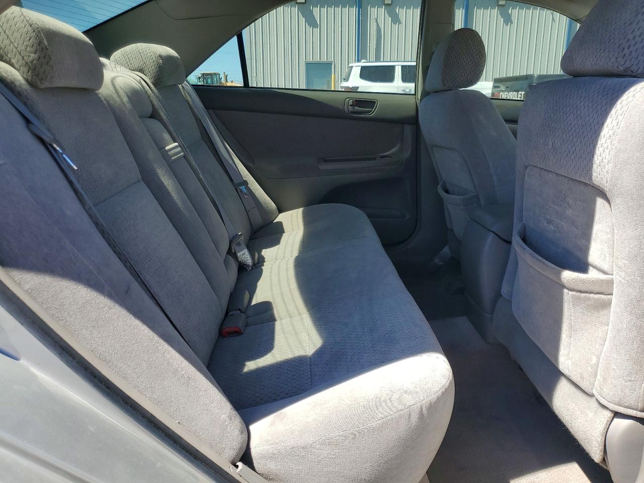 2004 Toyota Camry Le V6 Silver vin: 4T1BF32K84U071268