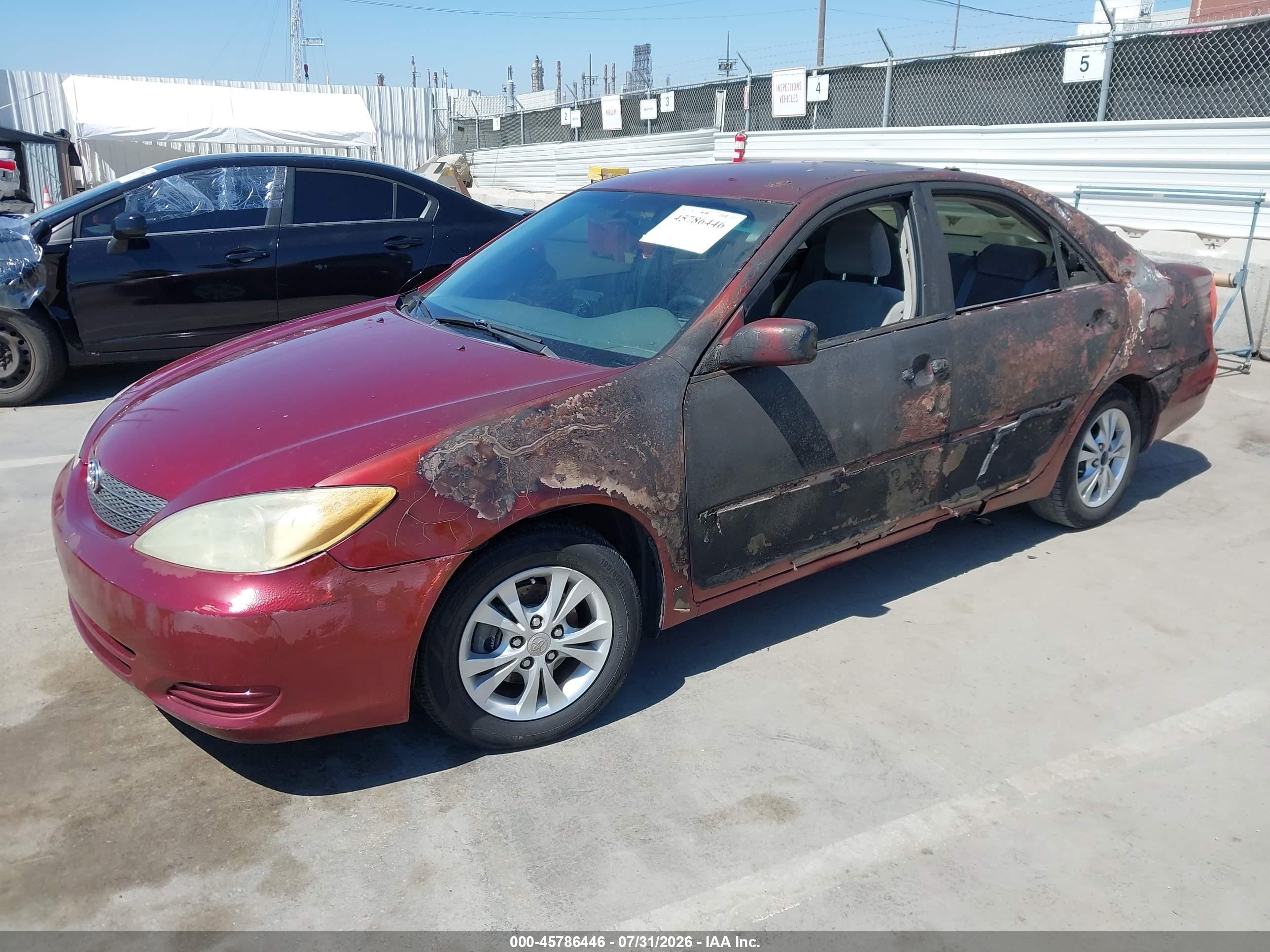 2004 Toyota Camry Le V6 Red vin: 4T1BF32K84U071898