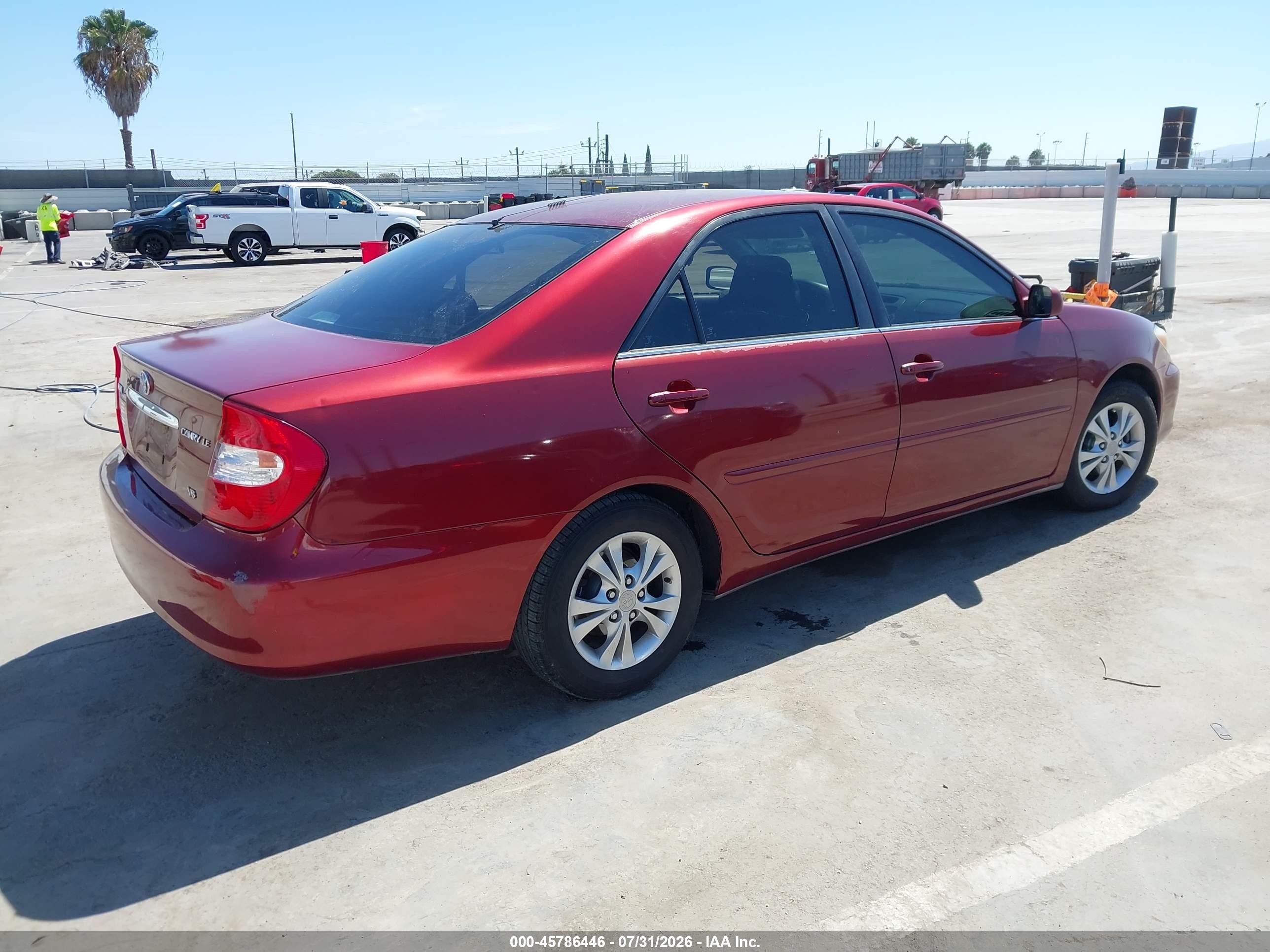 2004 Toyota Camry Le V6 Red vin: 4T1BF32K84U071898
