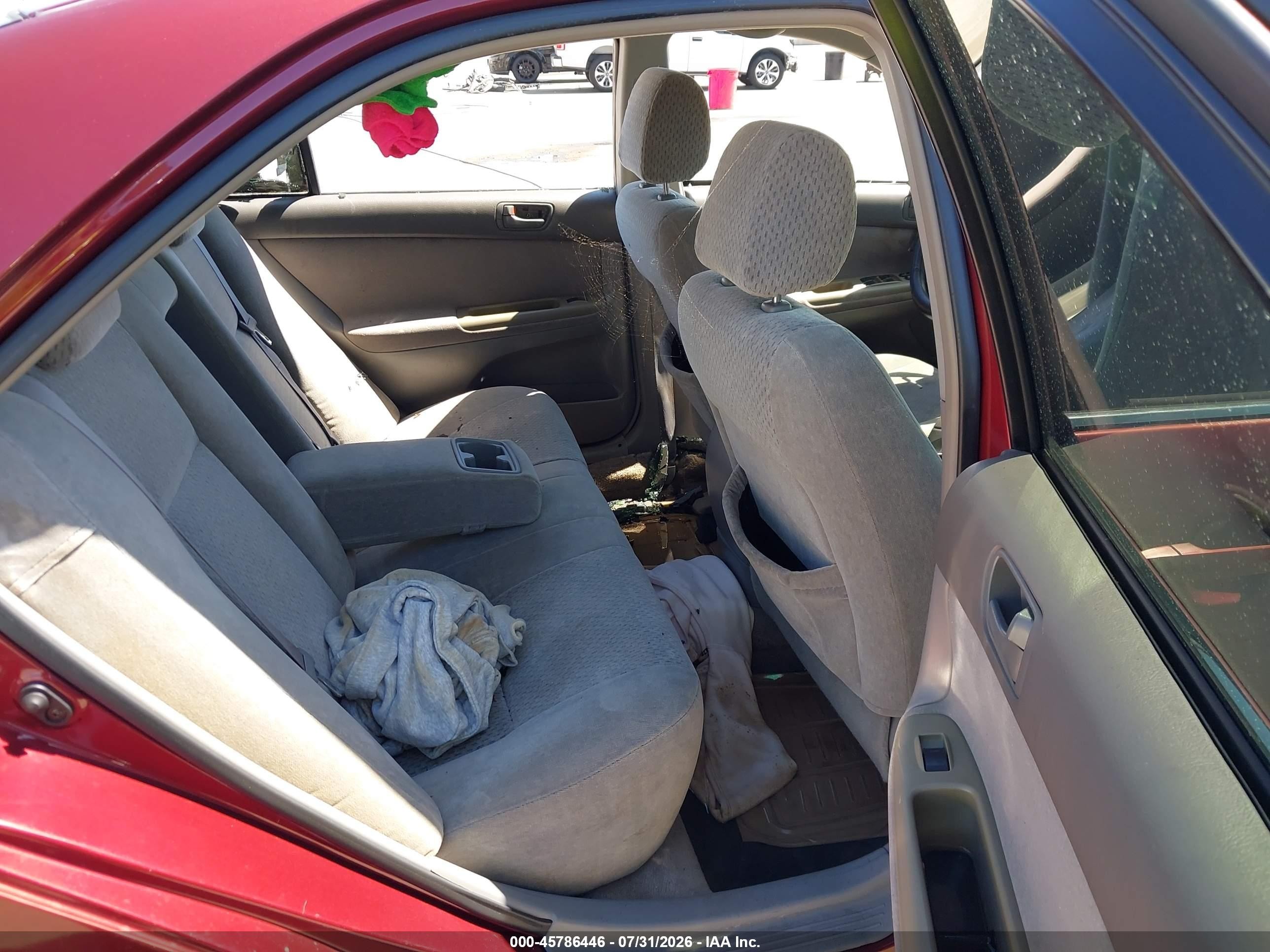 2004 Toyota Camry Le V6 Red vin: 4T1BF32K84U071898