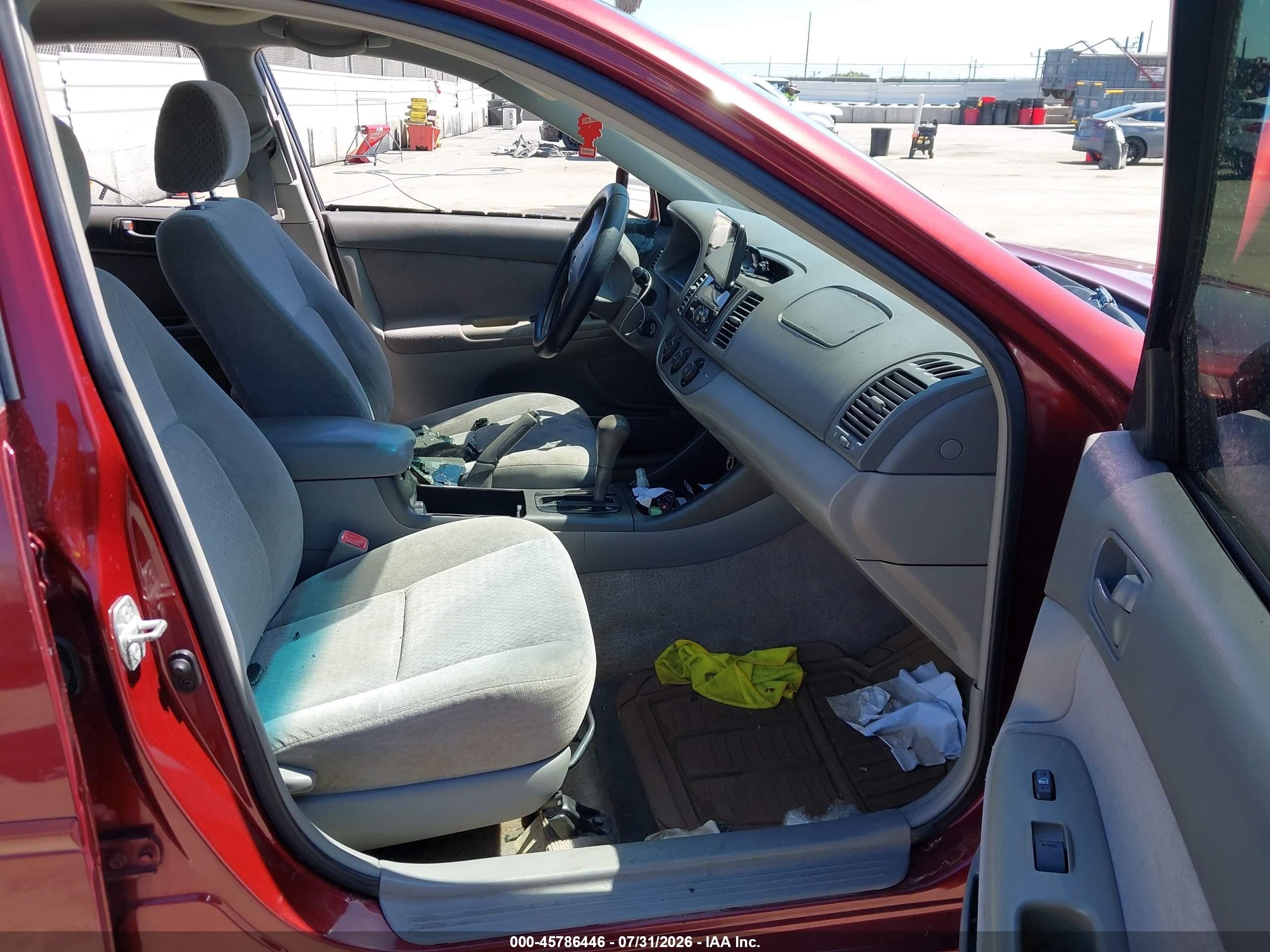2004 Toyota Camry Le V6 Red vin: 4T1BF32K84U071898