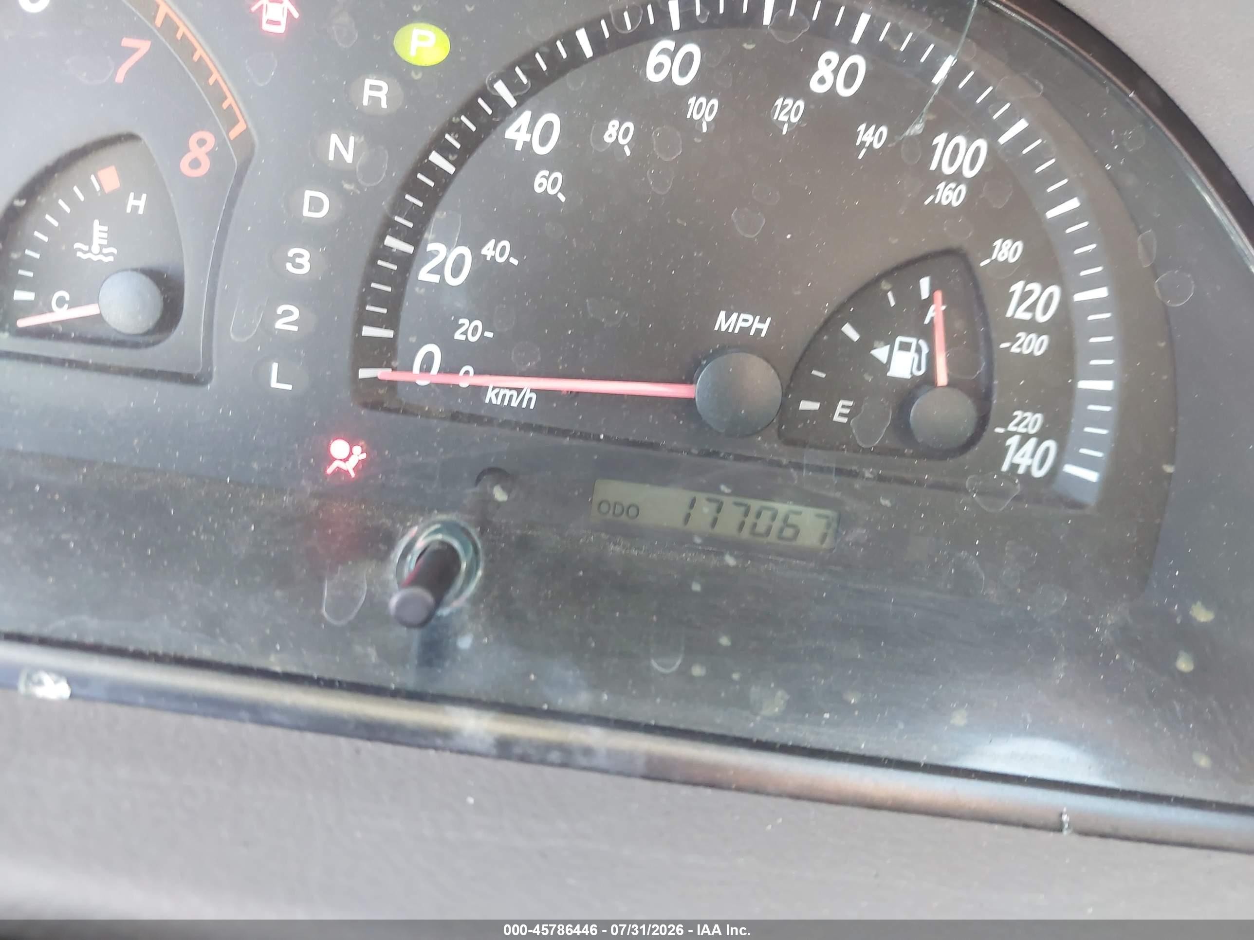 2004 Toyota Camry Le V6 Red vin: 4T1BF32K84U071898