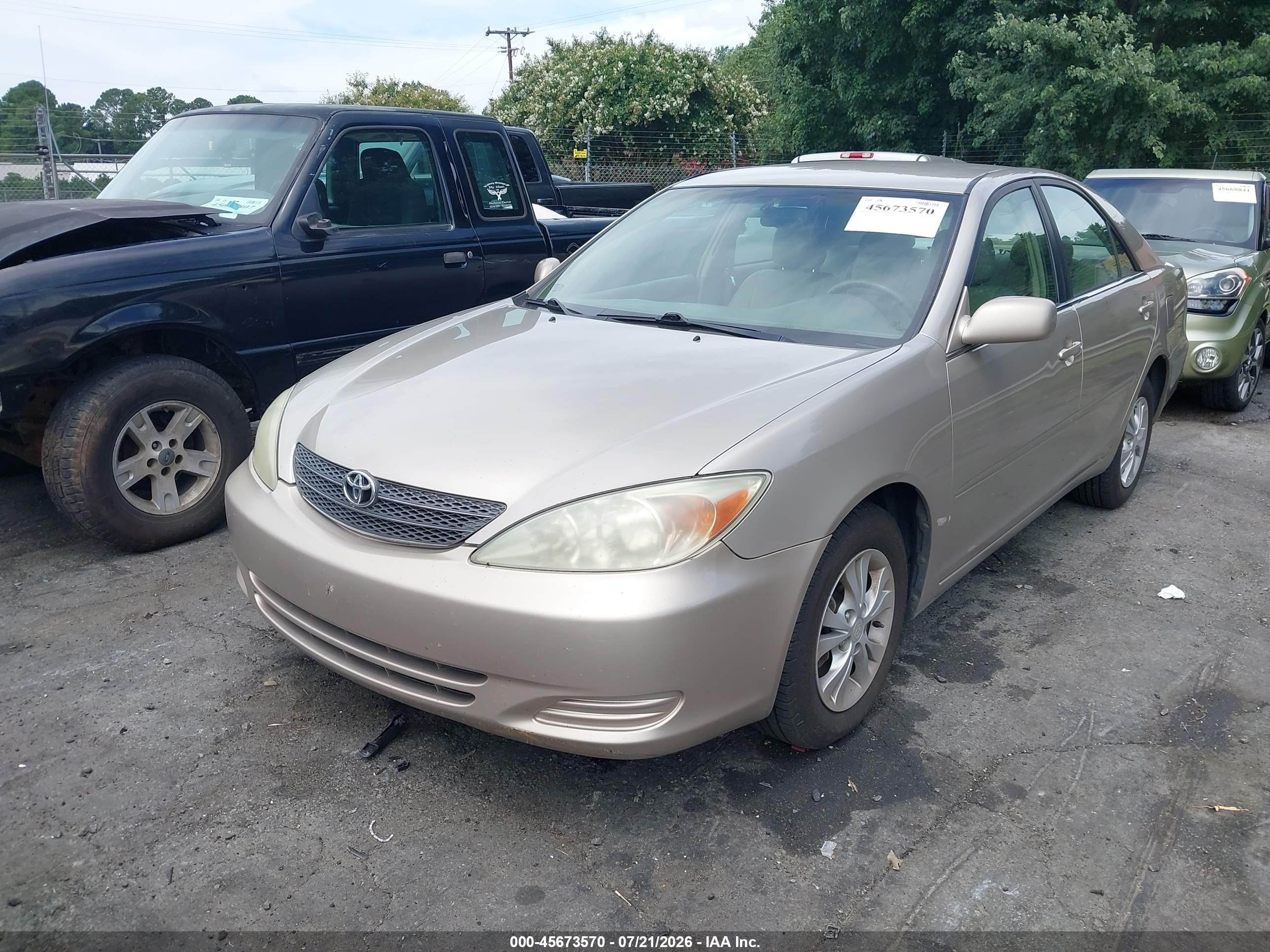 2004 Toyota Camry Le V6 Gold vin: 4T1BF32K84U572418