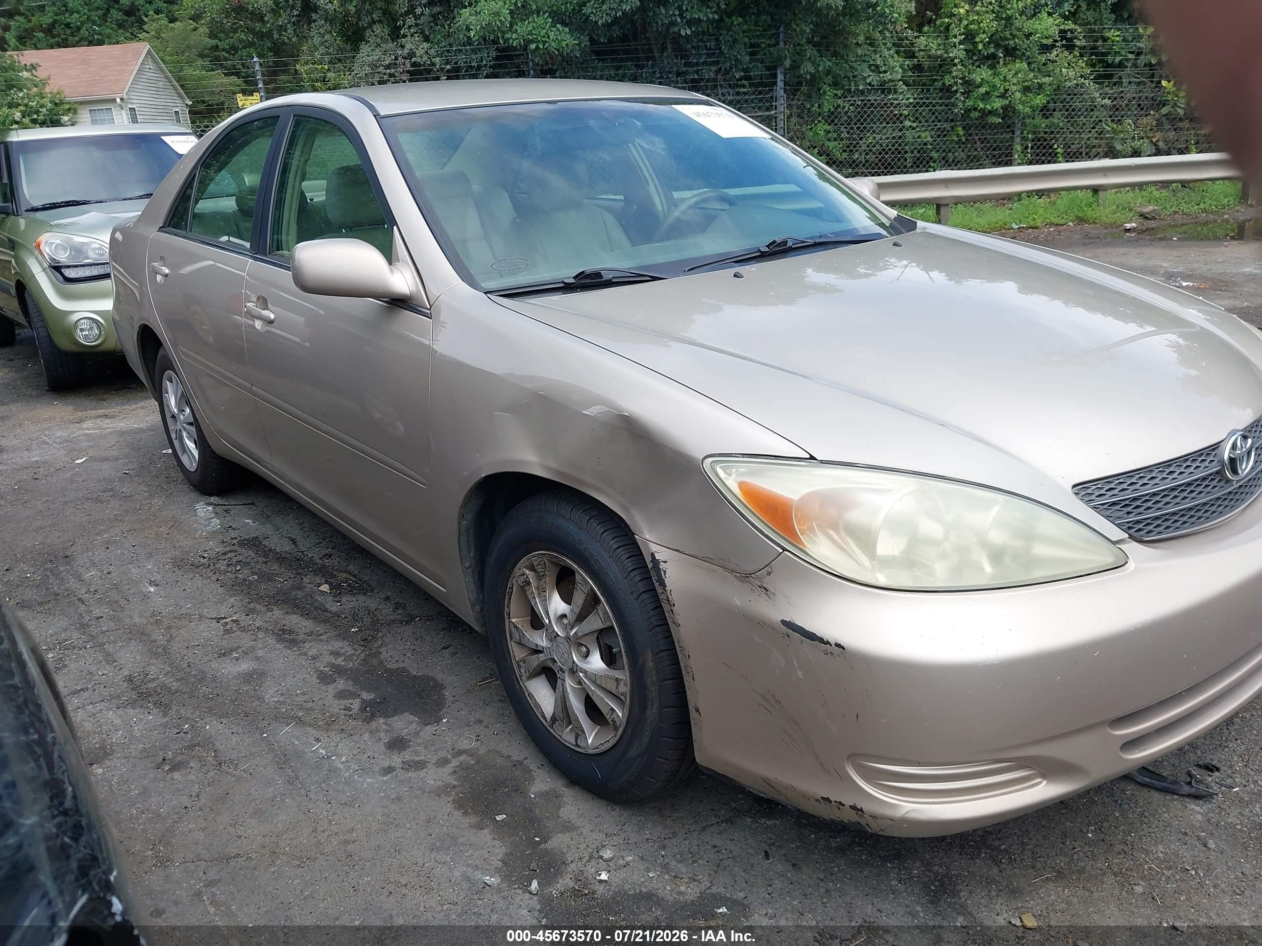 2004 Toyota Camry Le V6 Gold vin: 4T1BF32K84U572418