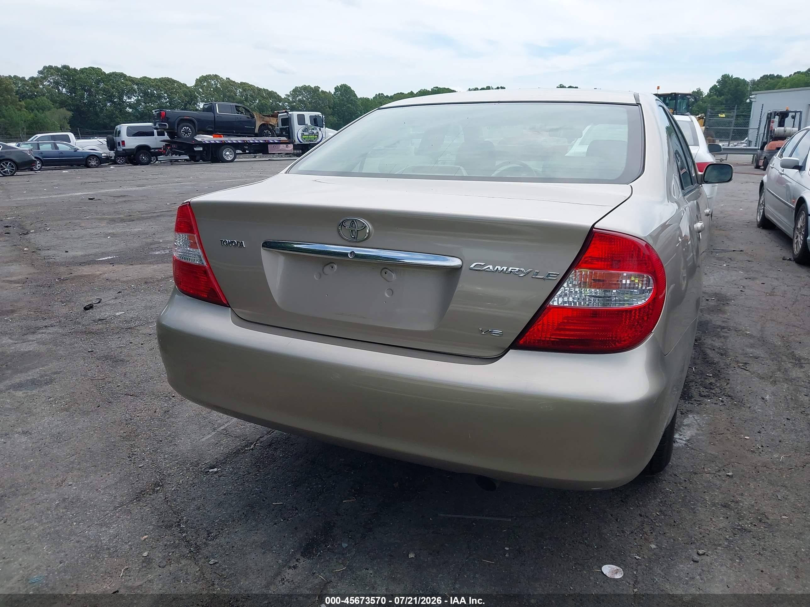 2004 Toyota Camry Le V6 Gold vin: 4T1BF32K84U572418