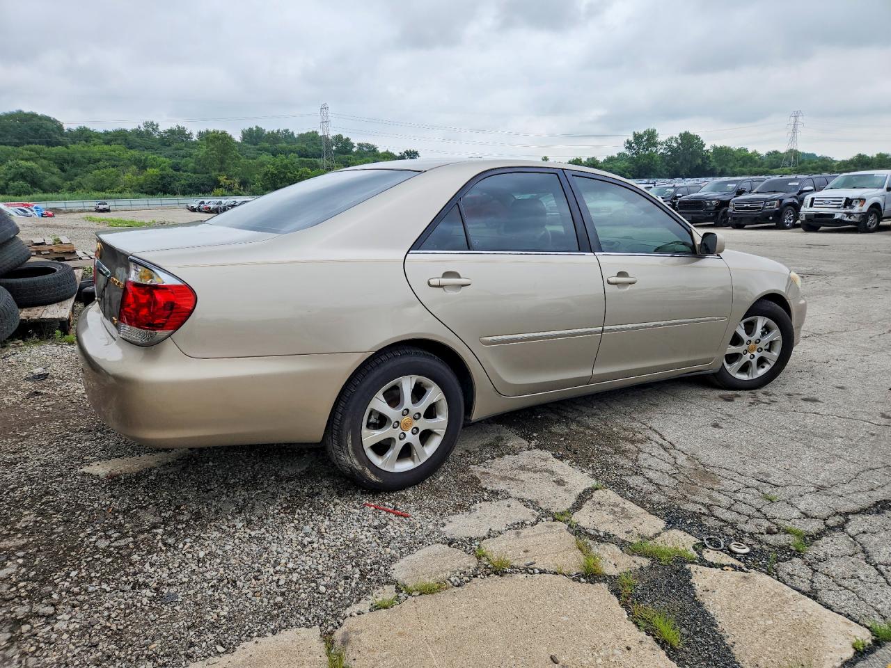 2005 Toyota Camry Xle V6 Gold vin: 4T1BF32K85U096513