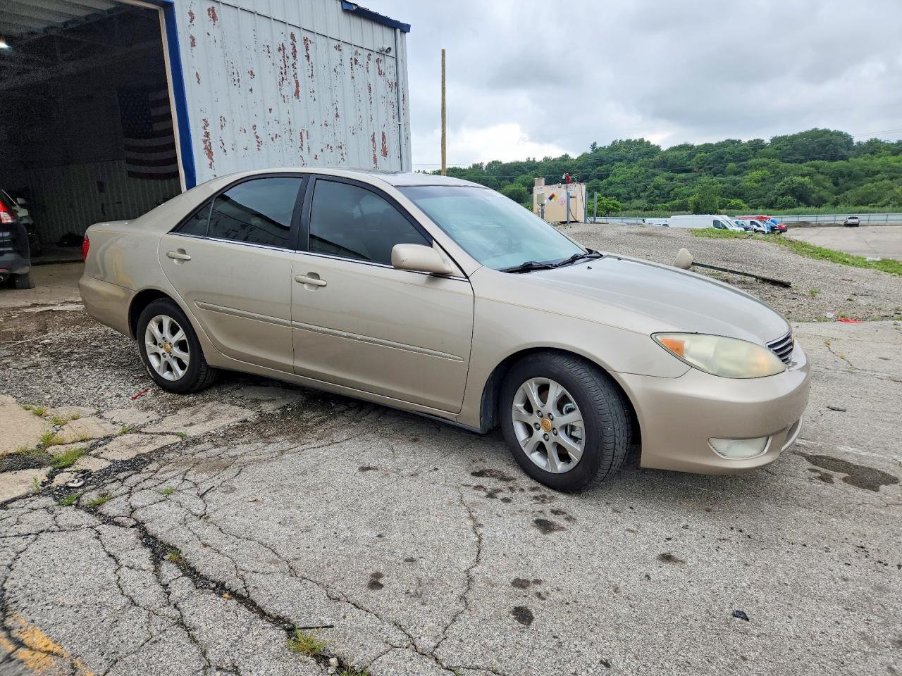 2005 Toyota Camry Xle V6 Gold vin: 4T1BF32K85U096513