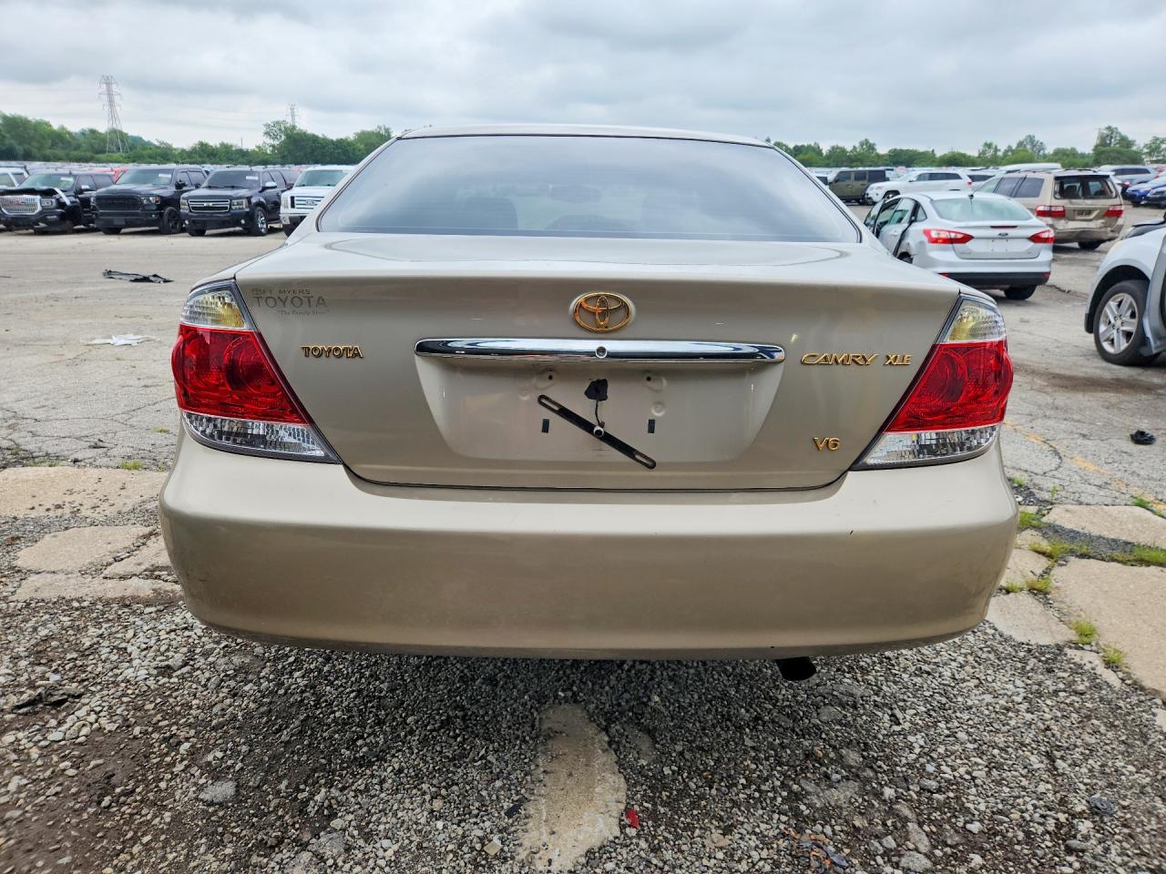 2005 Toyota Camry Xle V6 Gold vin: 4T1BF32K85U096513