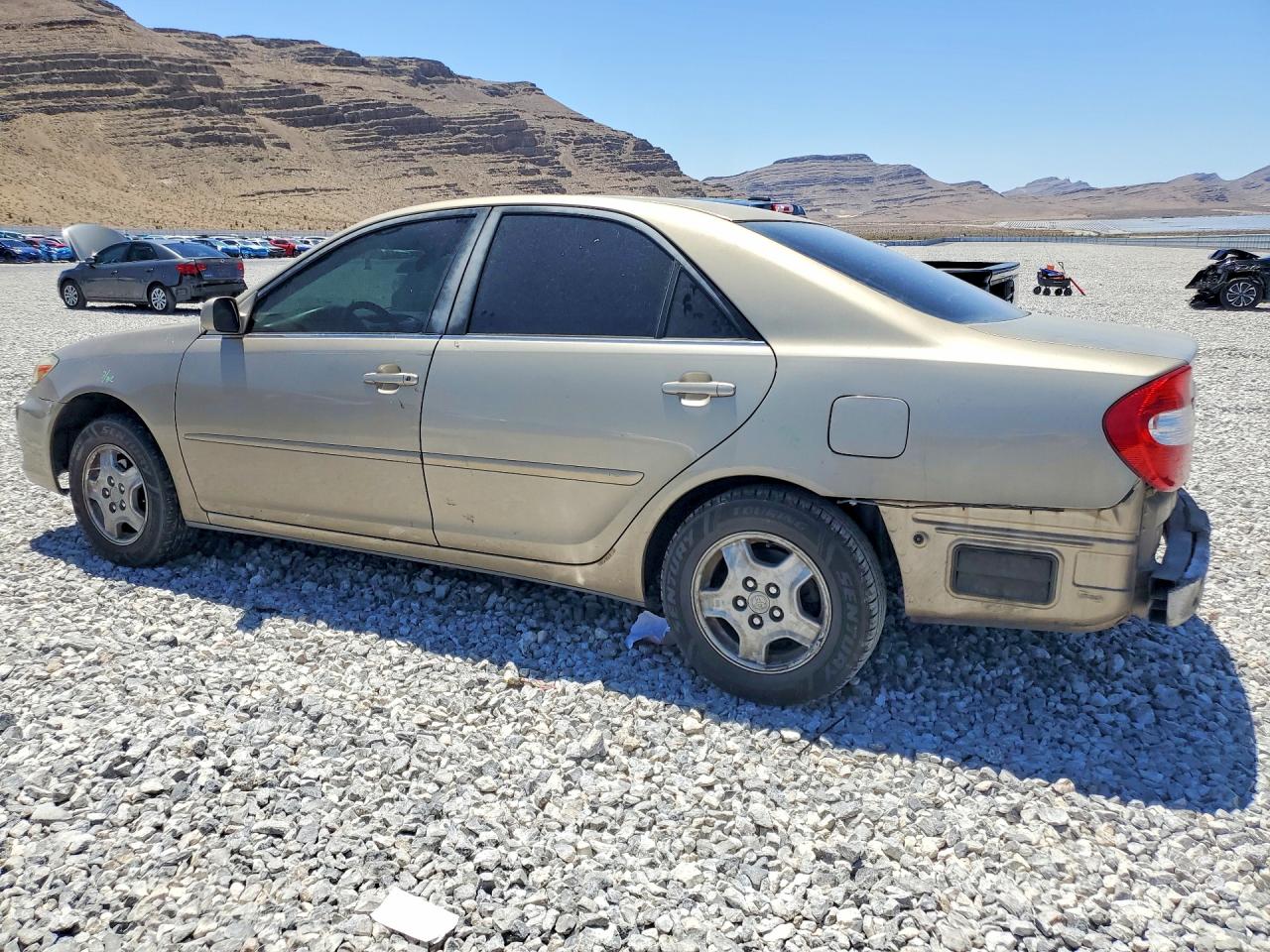 2003 Toyota Camry Le V6 Gold vin: 4T1BF32K93U042845