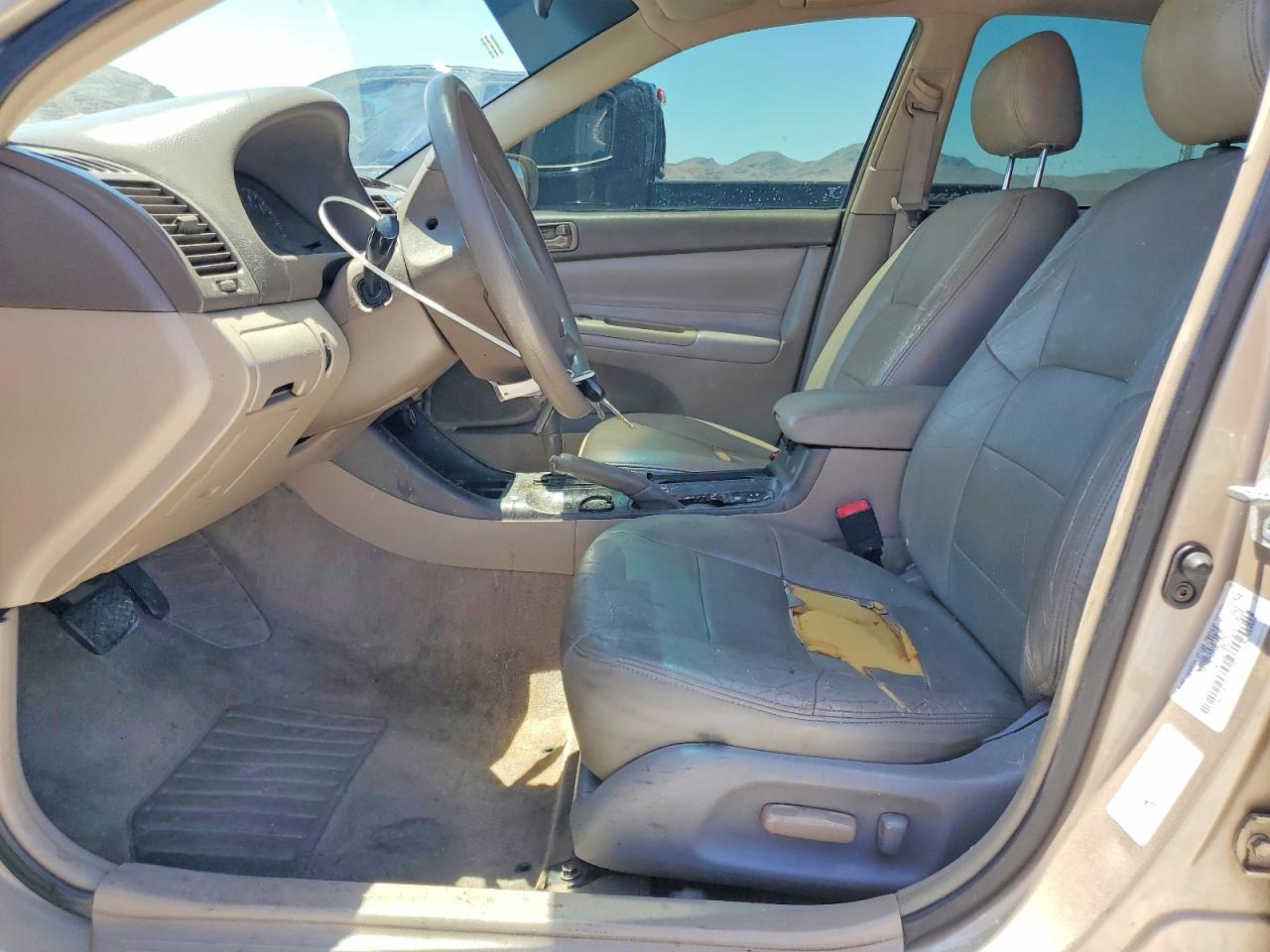 2003 Toyota Camry Le V6 Gold vin: 4T1BF32K93U042845
