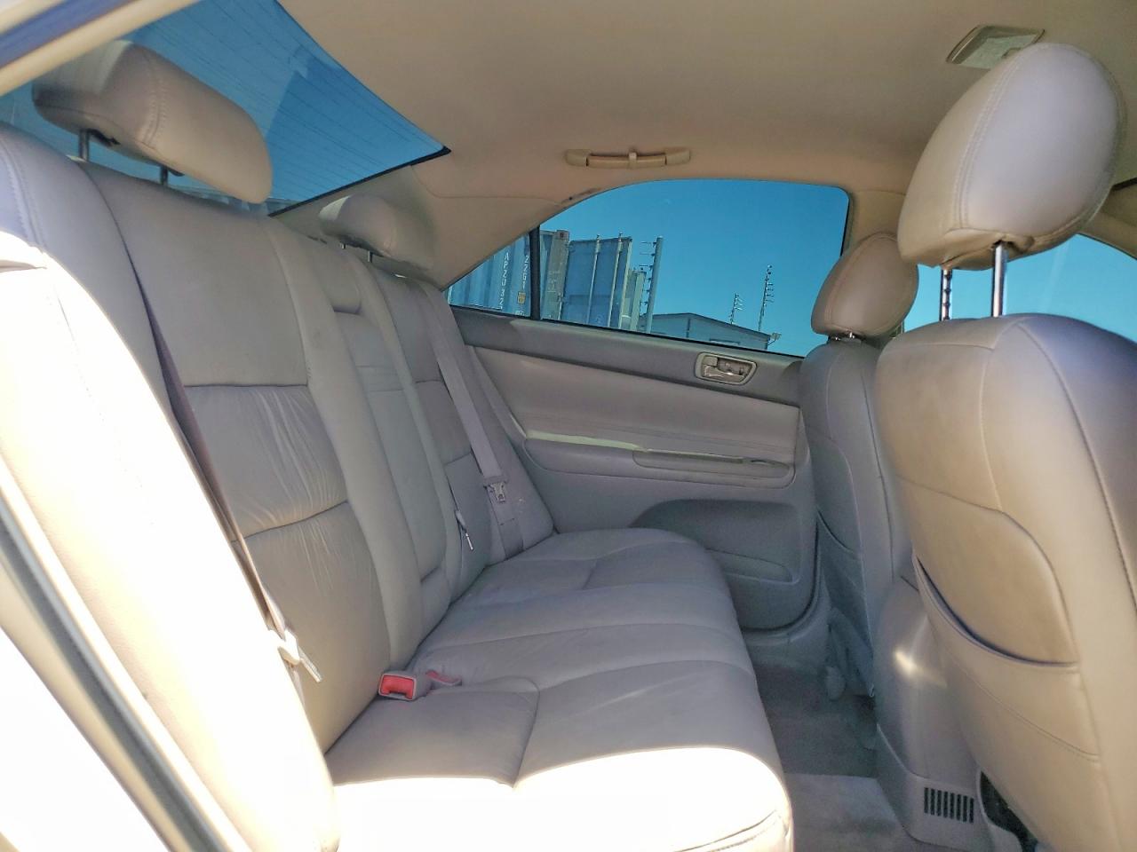 2003 Toyota Camry Le V6 Gold vin: 4T1BF32K93U042845