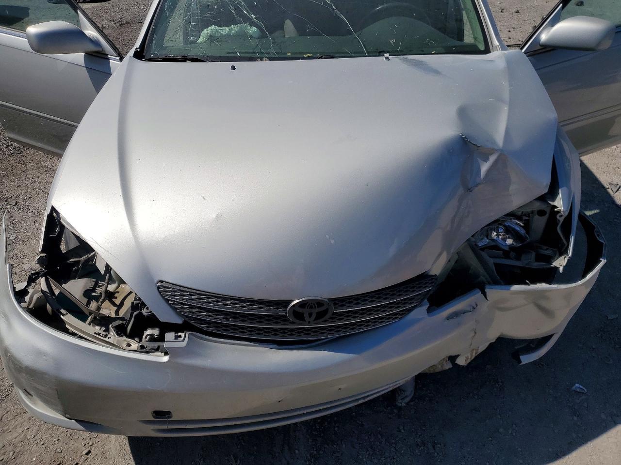 2004 Toyota Camry Xle V6 Silver vin: 4T1BF32K94U575666