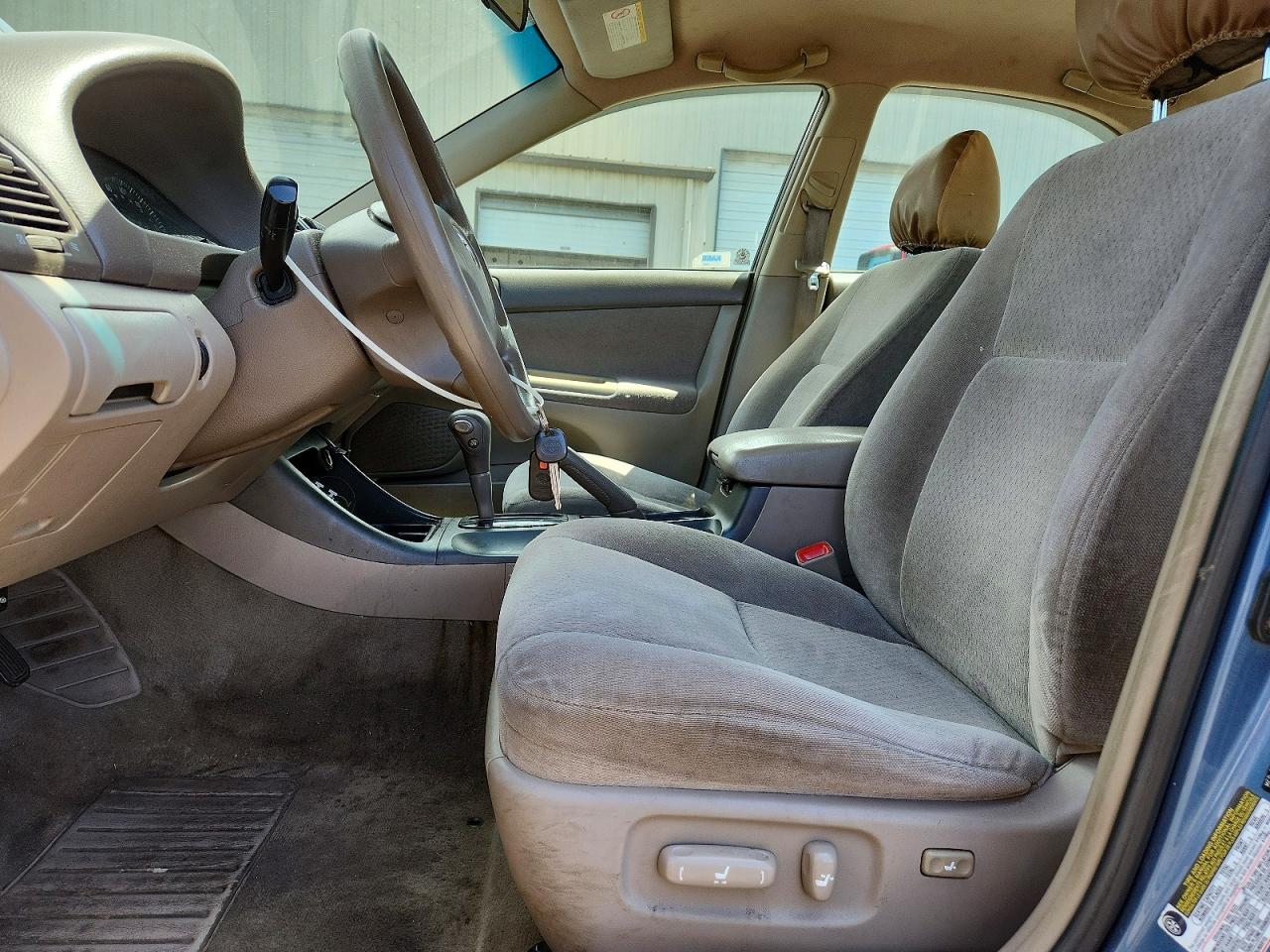 2004 Toyota Camry Le V6 Blue vin: 4T1BF32K94U576526
