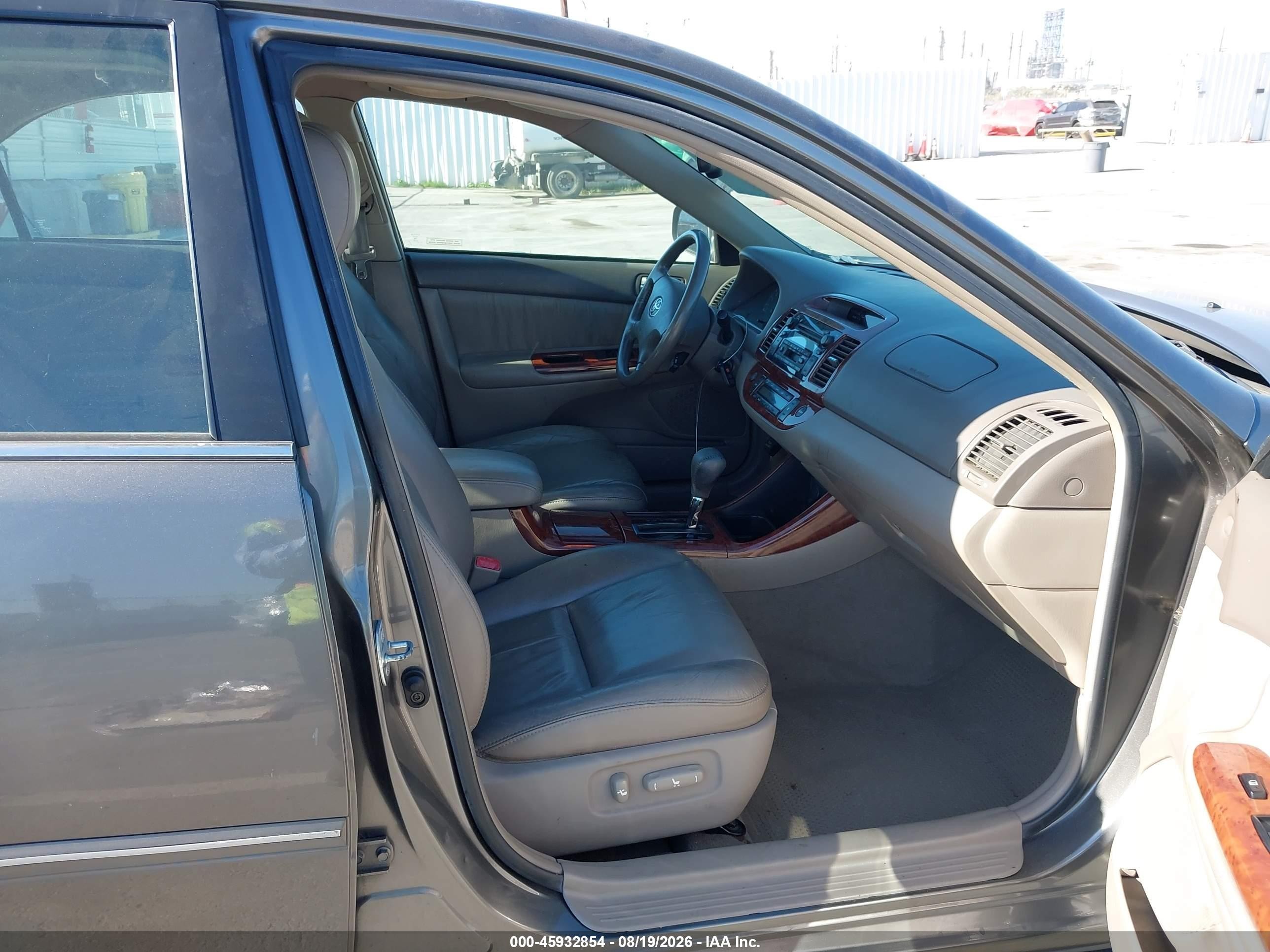 2004 Toyota Camry Xle V6 Серый vin: 4T1BF32K94U588773