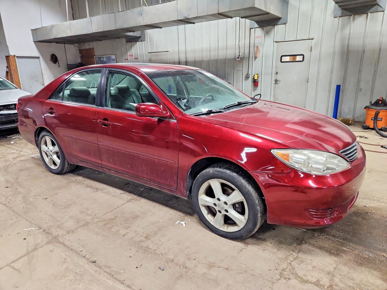 2005 Toyota Camry Le V6 Burgundy vin: 4T1BF32K95U096214