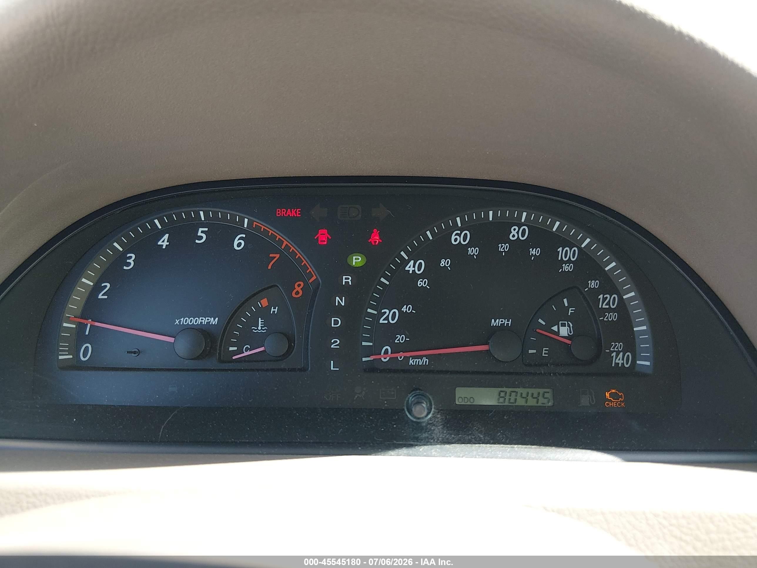 2002 Toyota Camry Le White vin: 4T1BF32KX2U008752