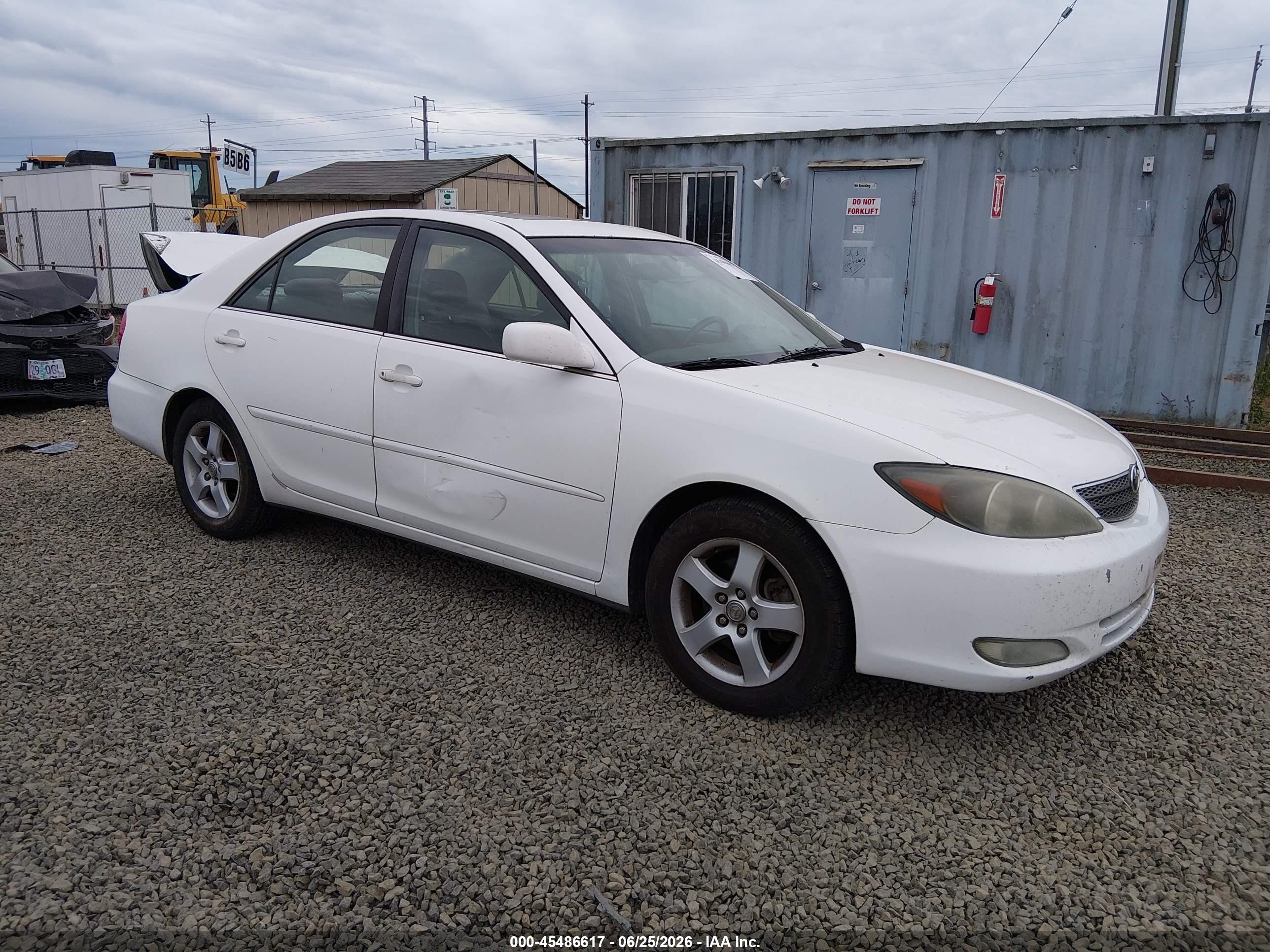 2002 Toyota Camry Se White vin: 4T1BF32KX2U010372
