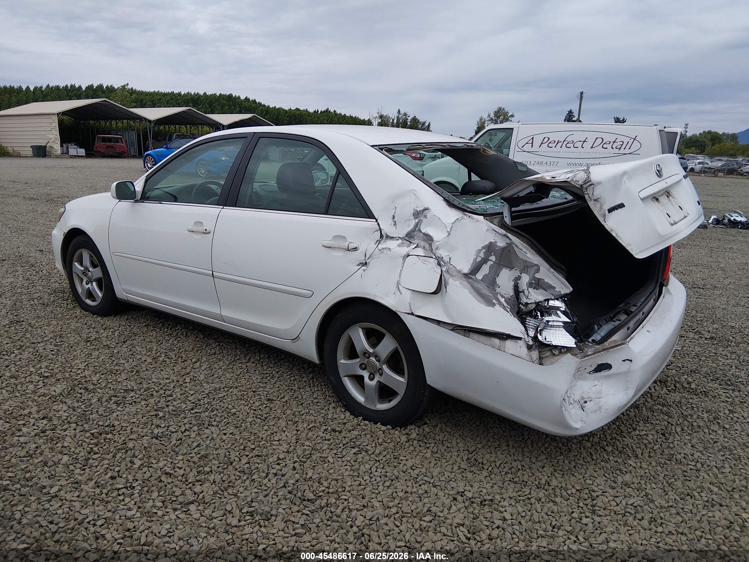 2002 Toyota Camry Se White vin: 4T1BF32KX2U010372