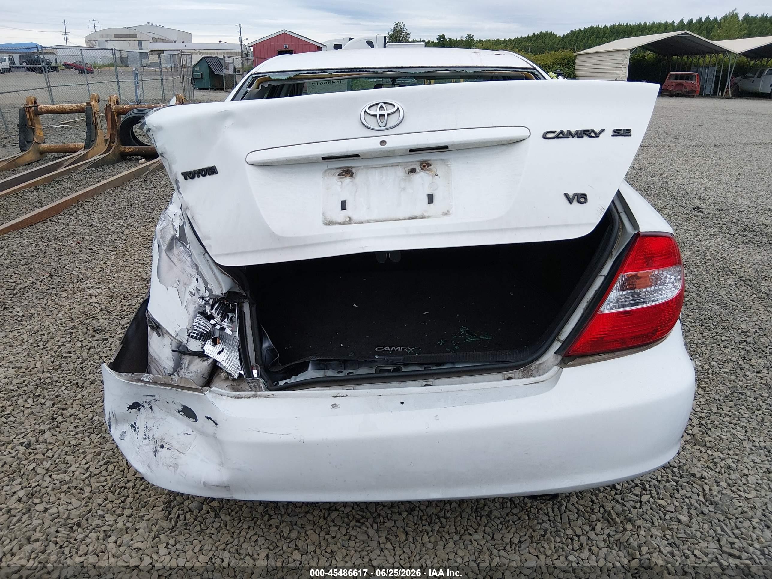 2002 Toyota Camry Se White vin: 4T1BF32KX2U010372