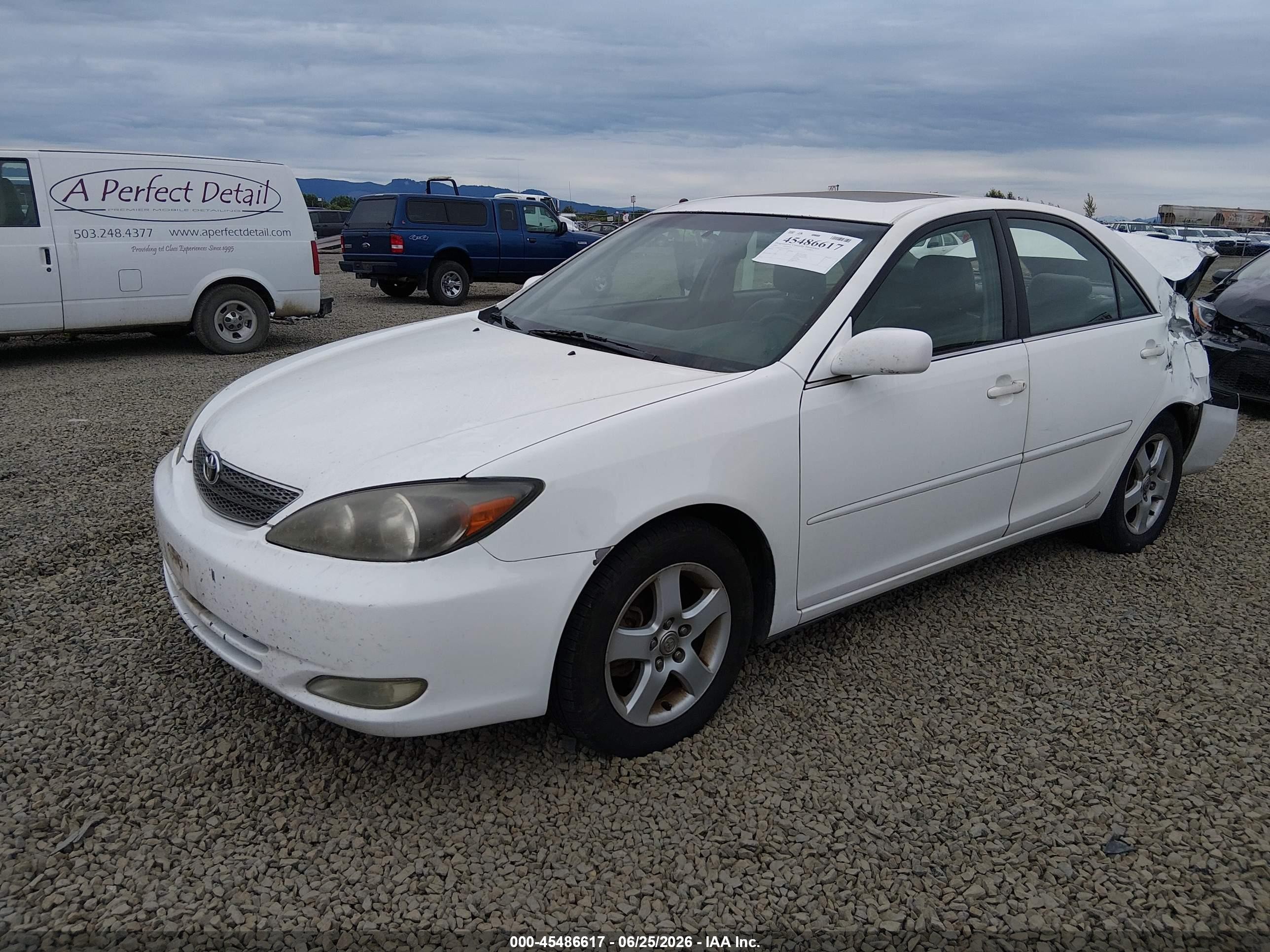 2002 Toyota Camry Se White vin: 4T1BF32KX2U010372