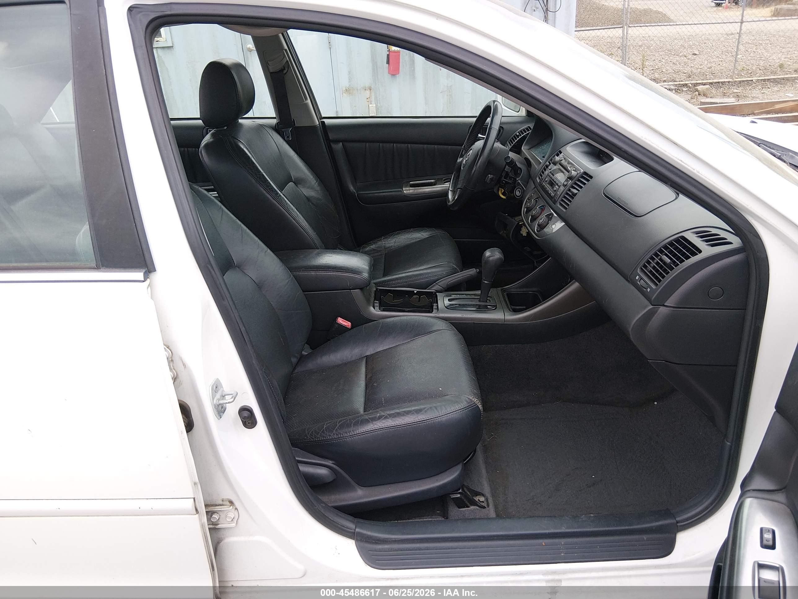 2002 Toyota Camry Se White vin: 4T1BF32KX2U010372